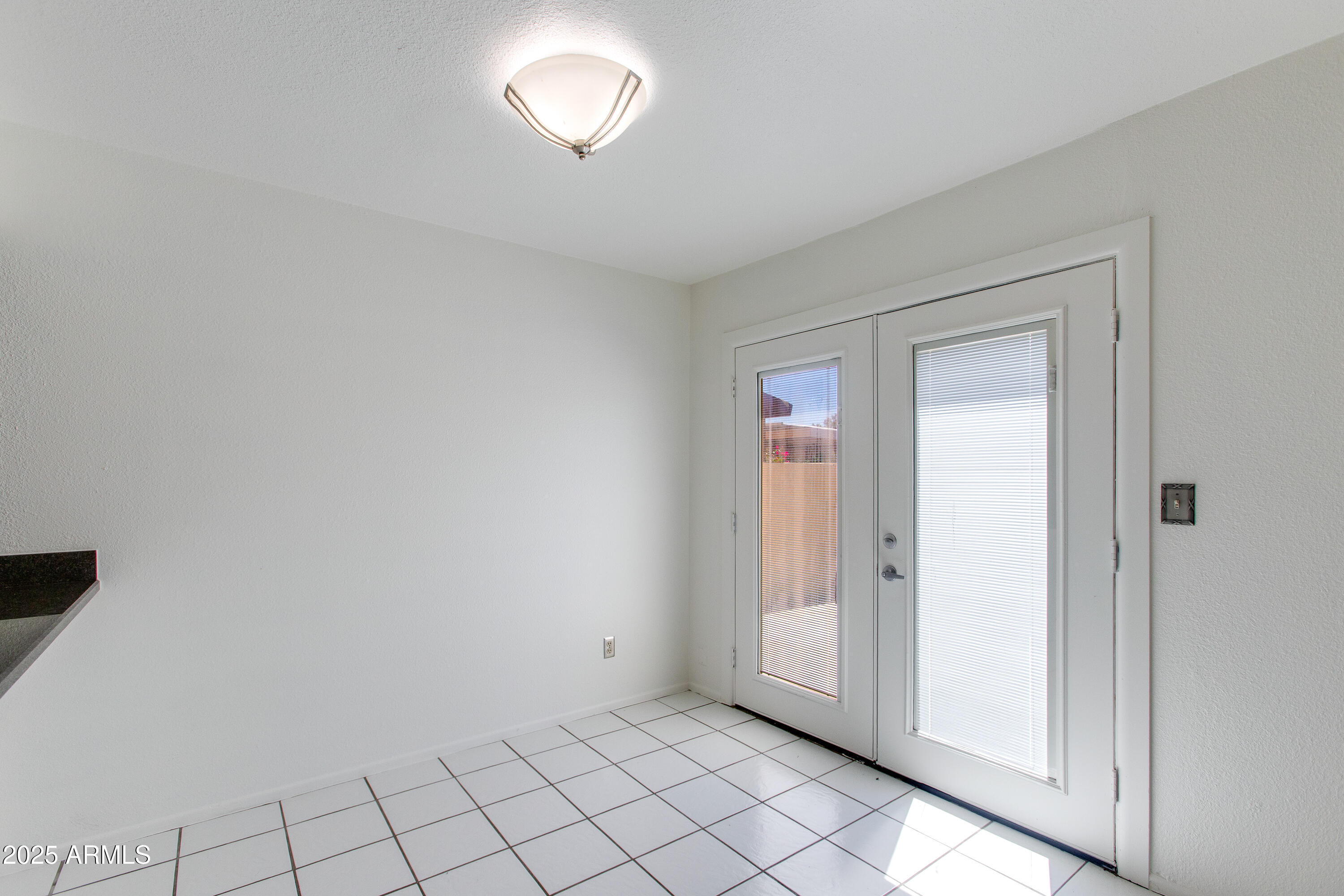 7802 E Rovey