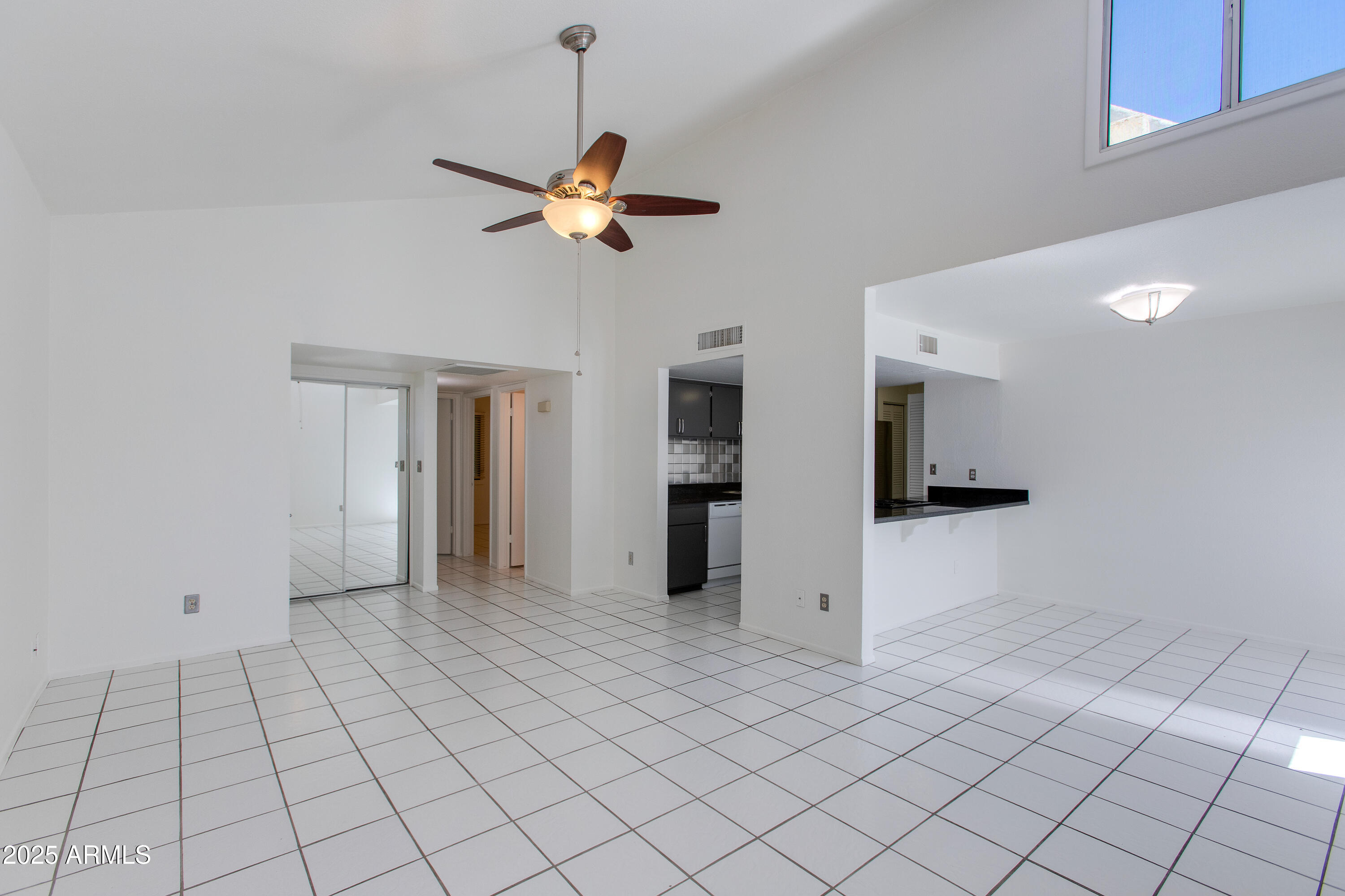 7802 E Rovey