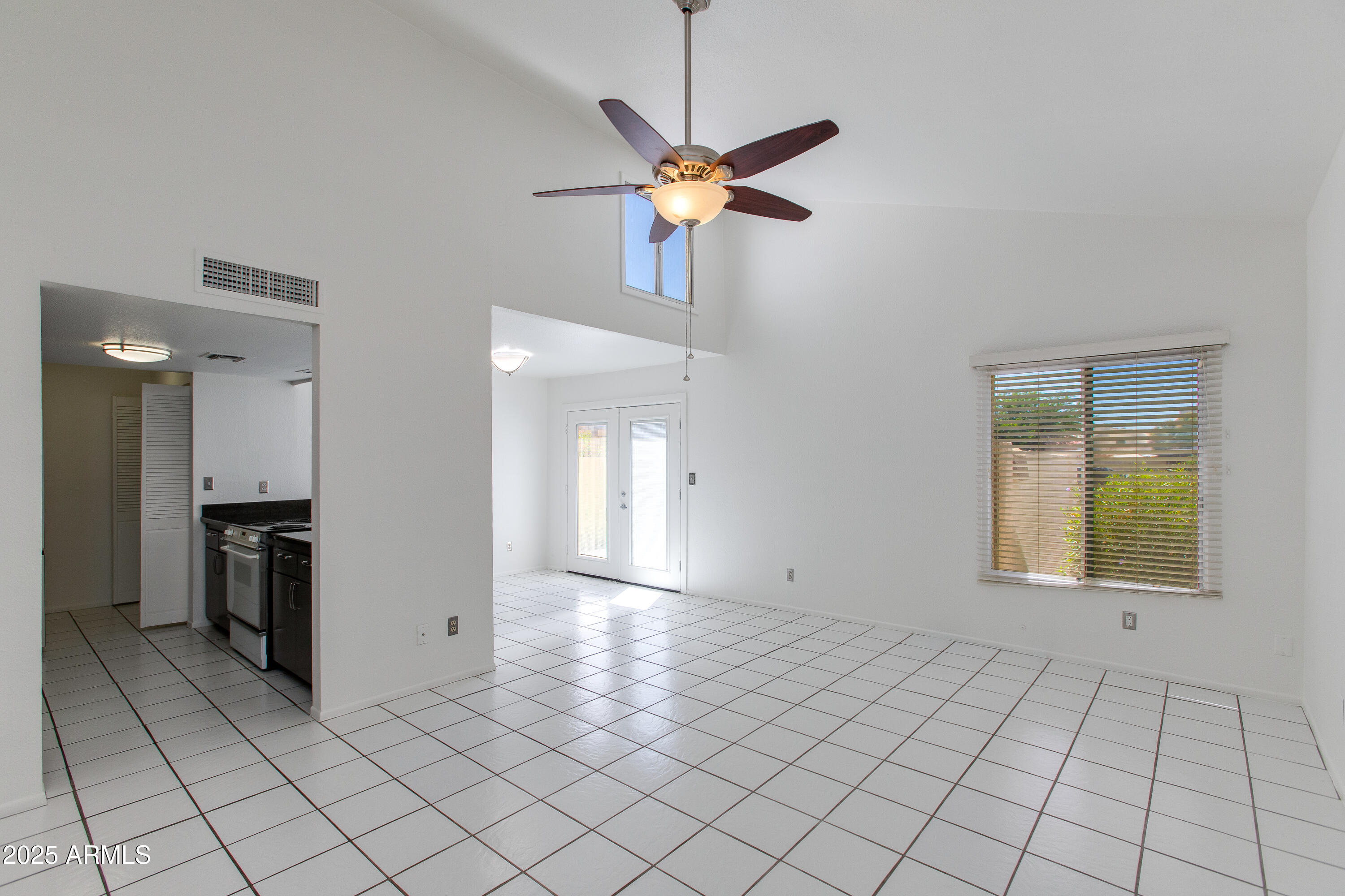 7802 E Rovey