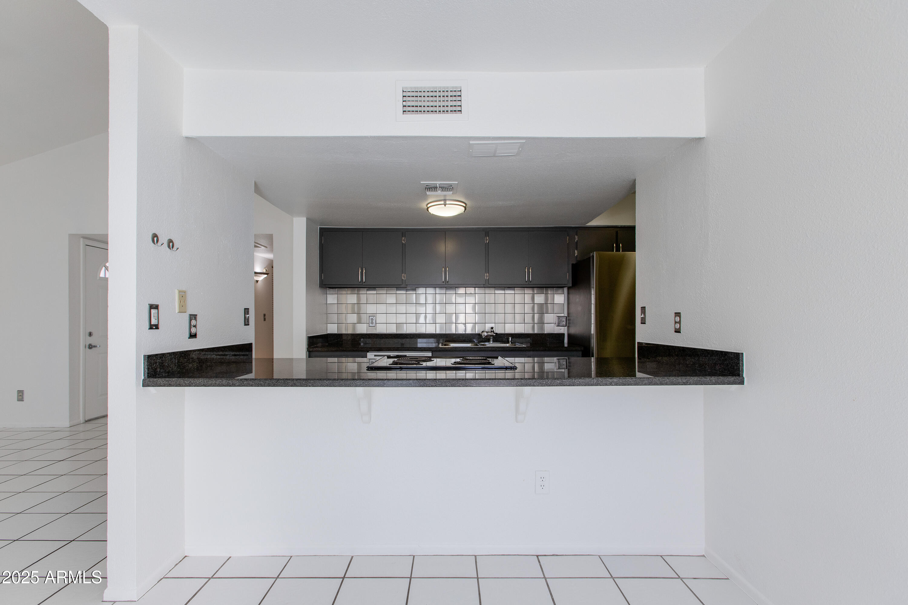 7802 E Rovey