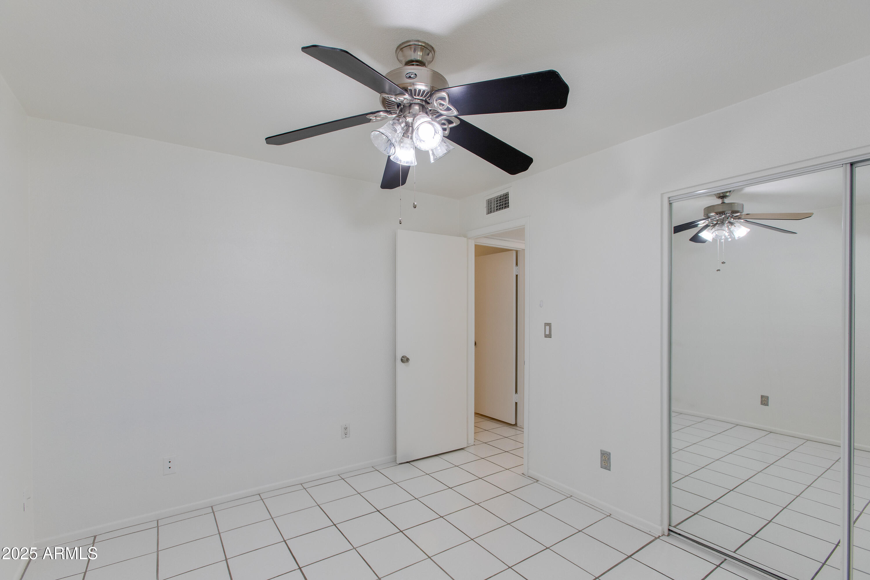 7802 E Rovey