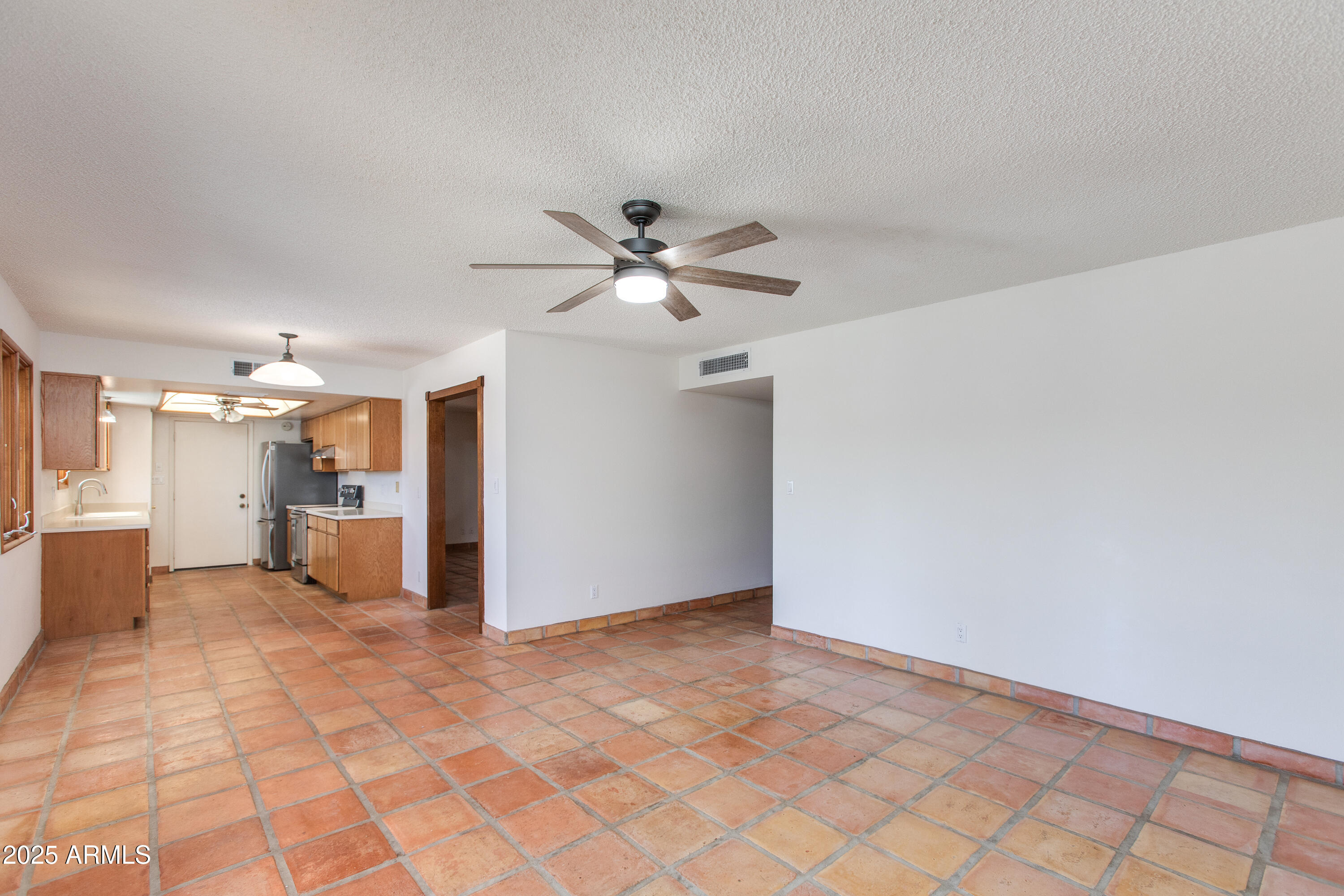 1119 E BALBOA Drive