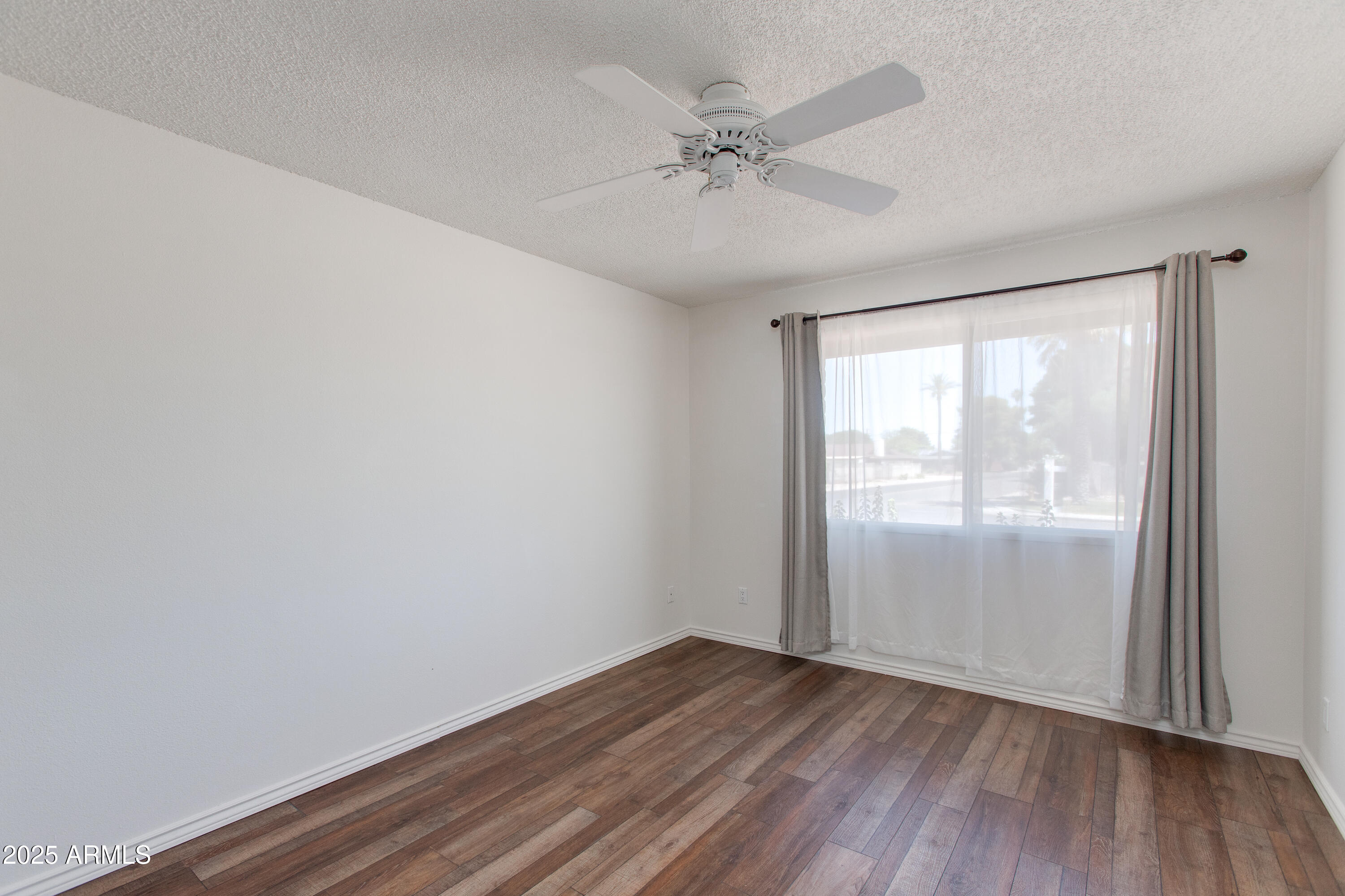 1119 E BALBOA Drive