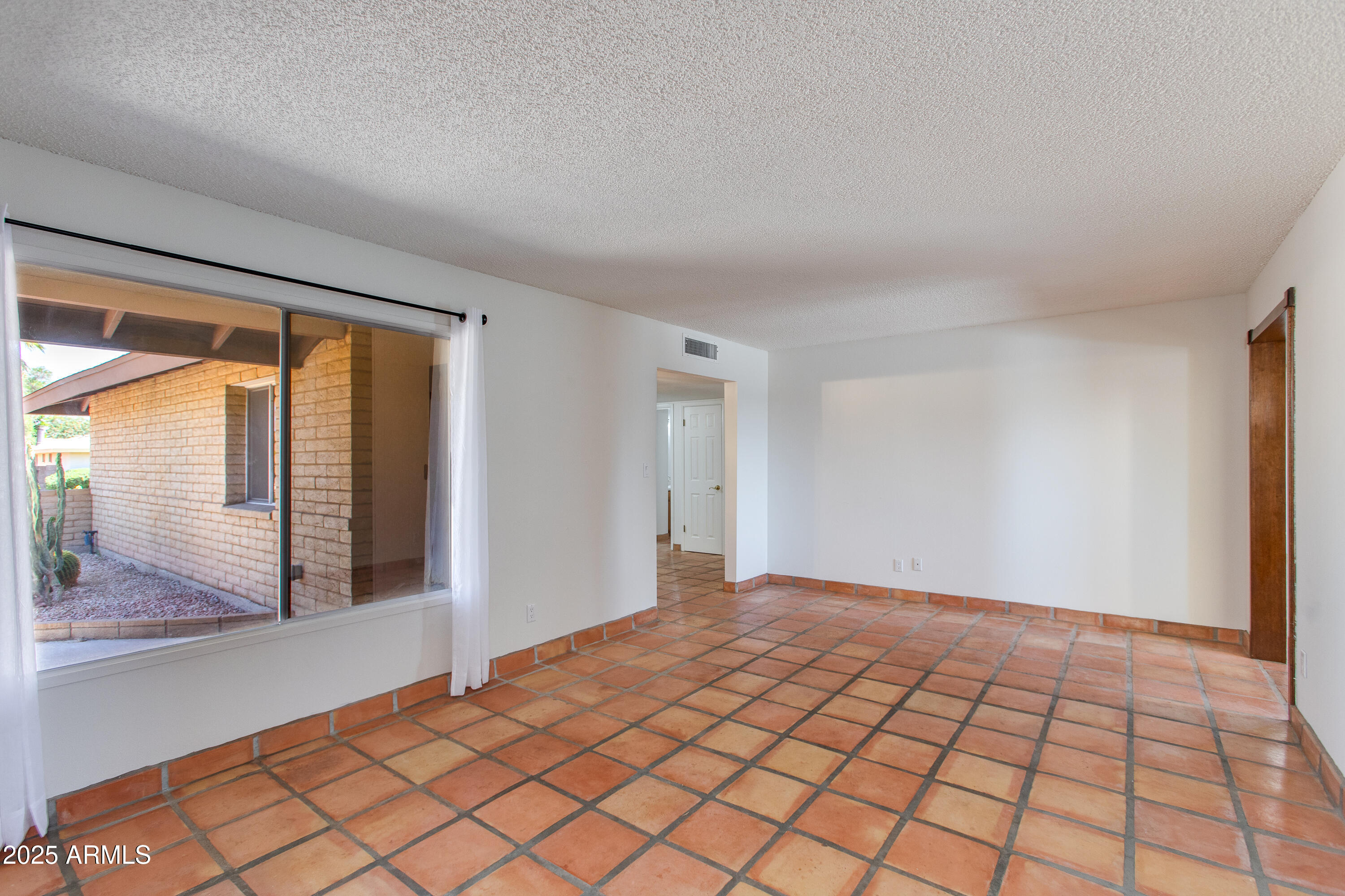 1119 E BALBOA Drive