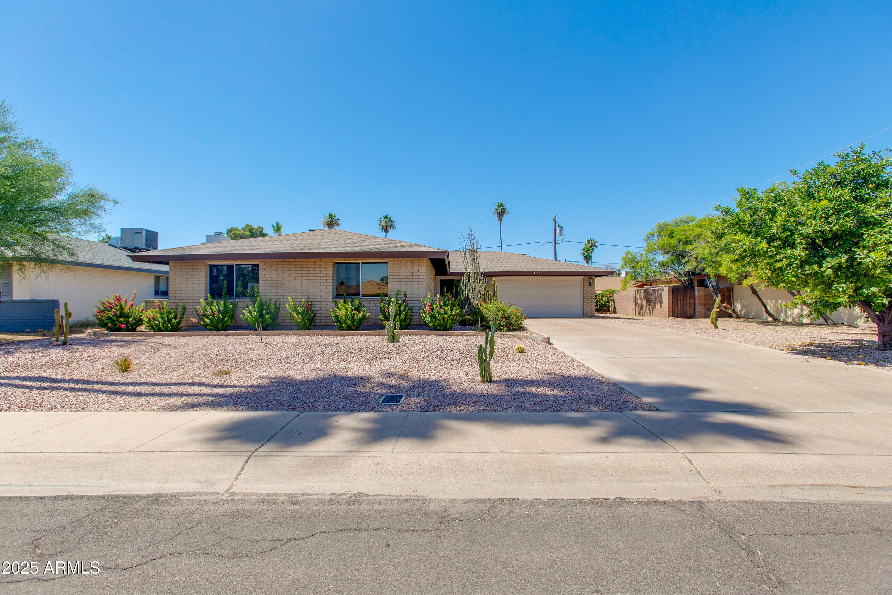 1119 E BALBOA Drive