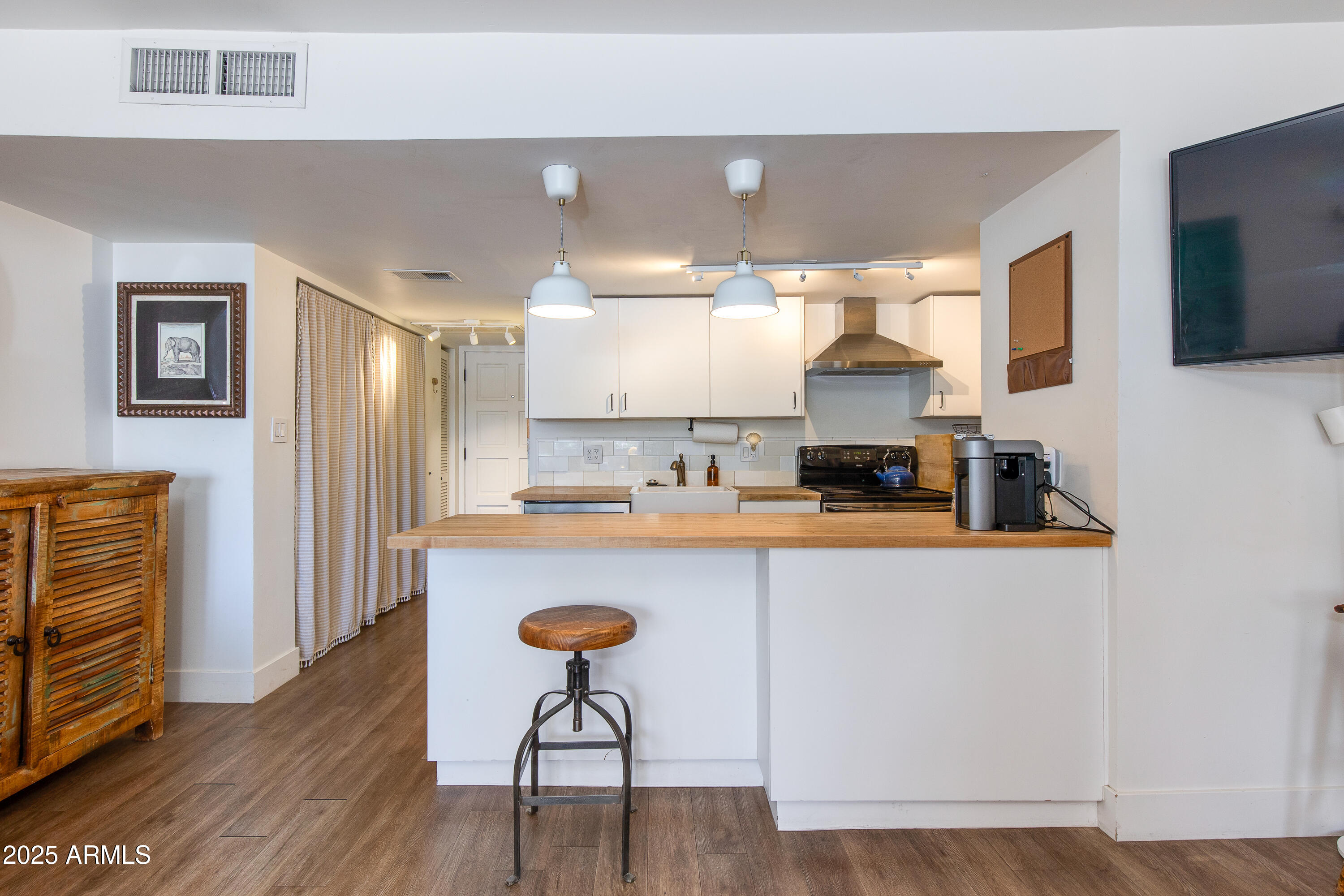 4727 E Lafayette Boulevard, 211