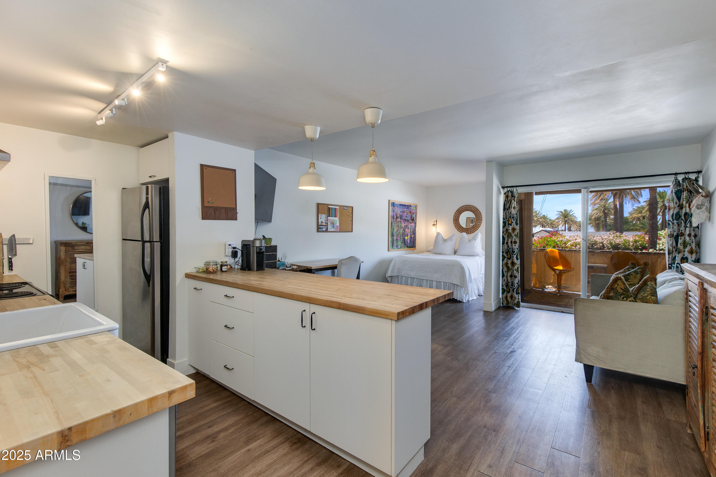 4727 E Lafayette Boulevard, 211