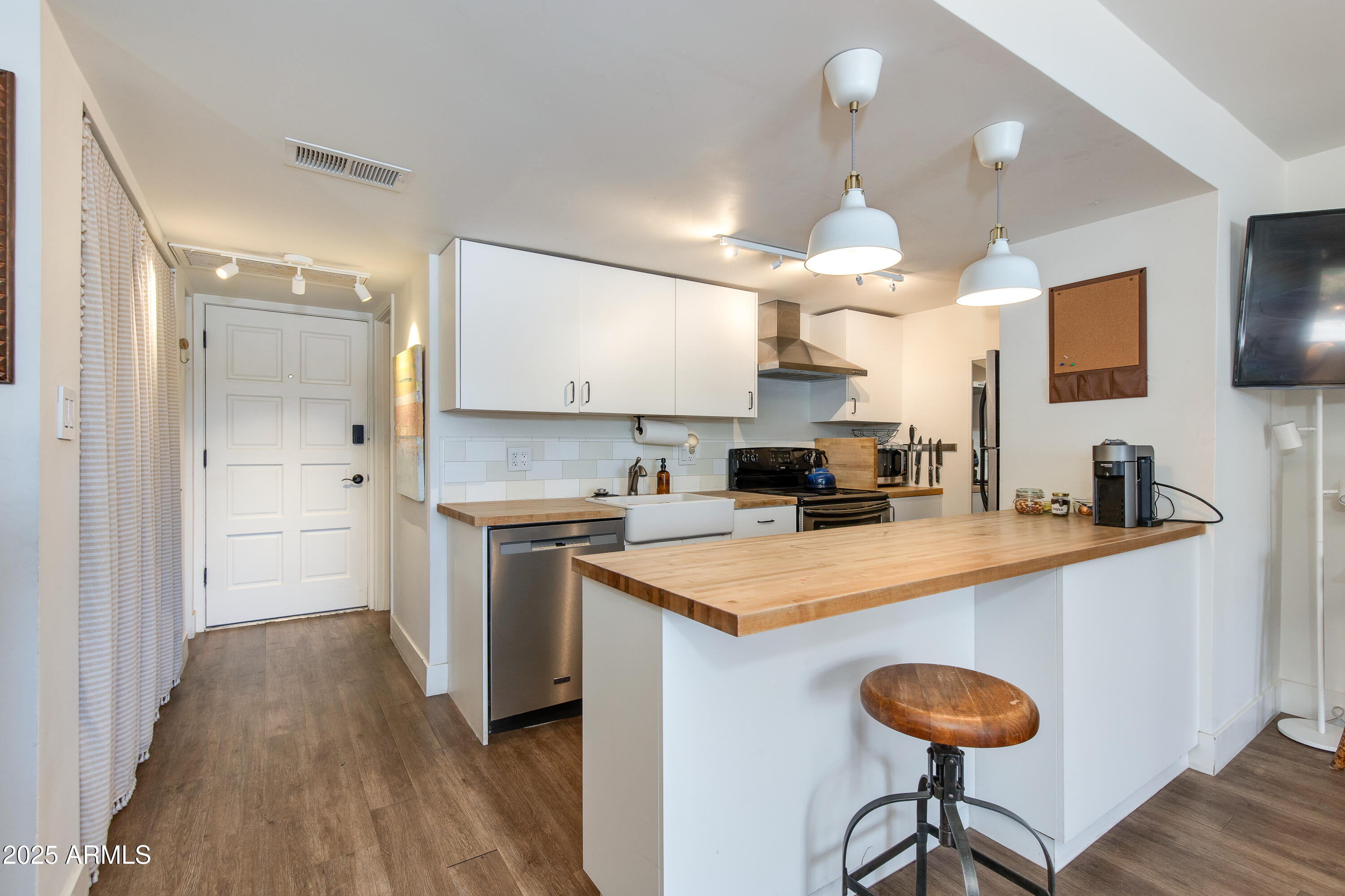 4727 E Lafayette Boulevard, 211