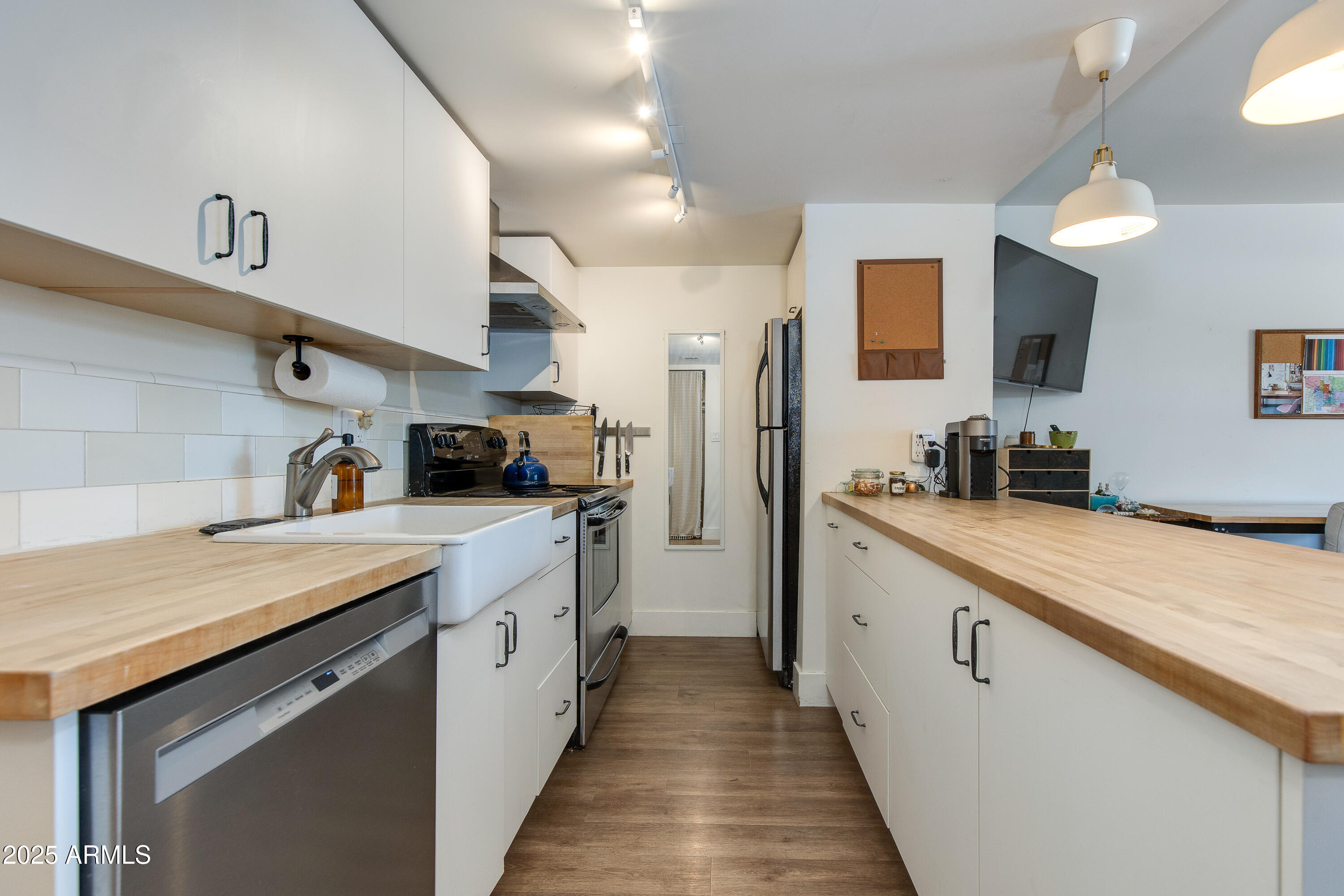 4727 E Lafayette Boulevard, 211