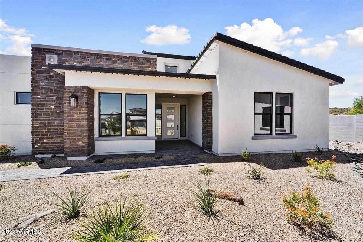 3329 W DESERT DAWN Drive