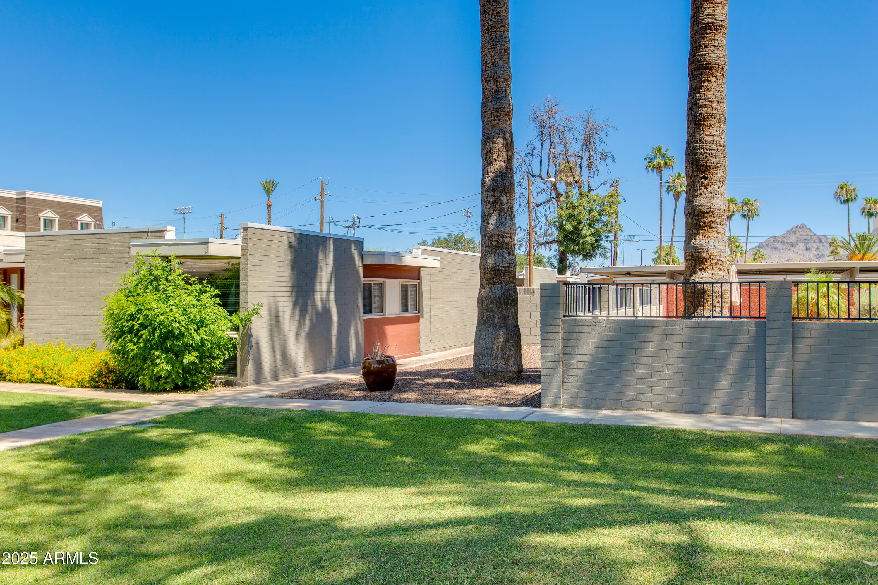 4419 N 27 Street, 25