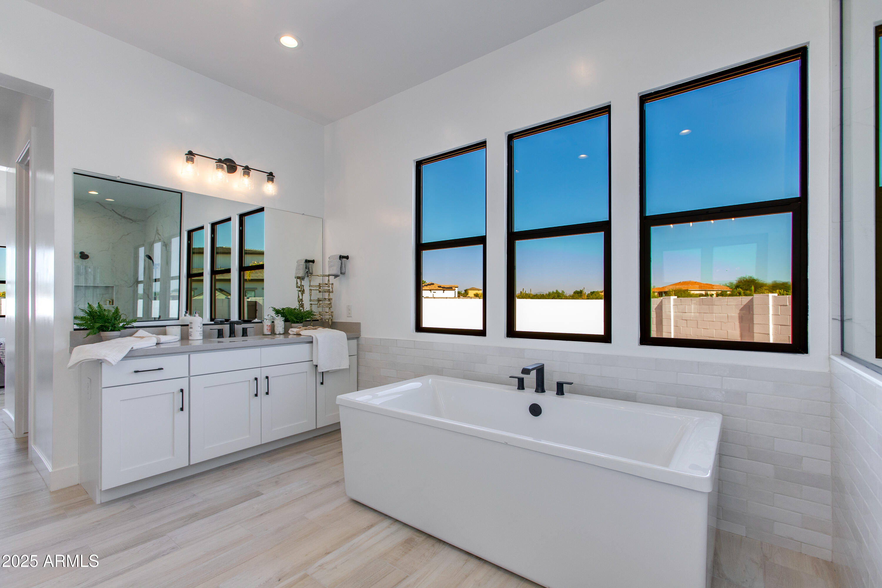 3330 W DESERT DAWN Drive