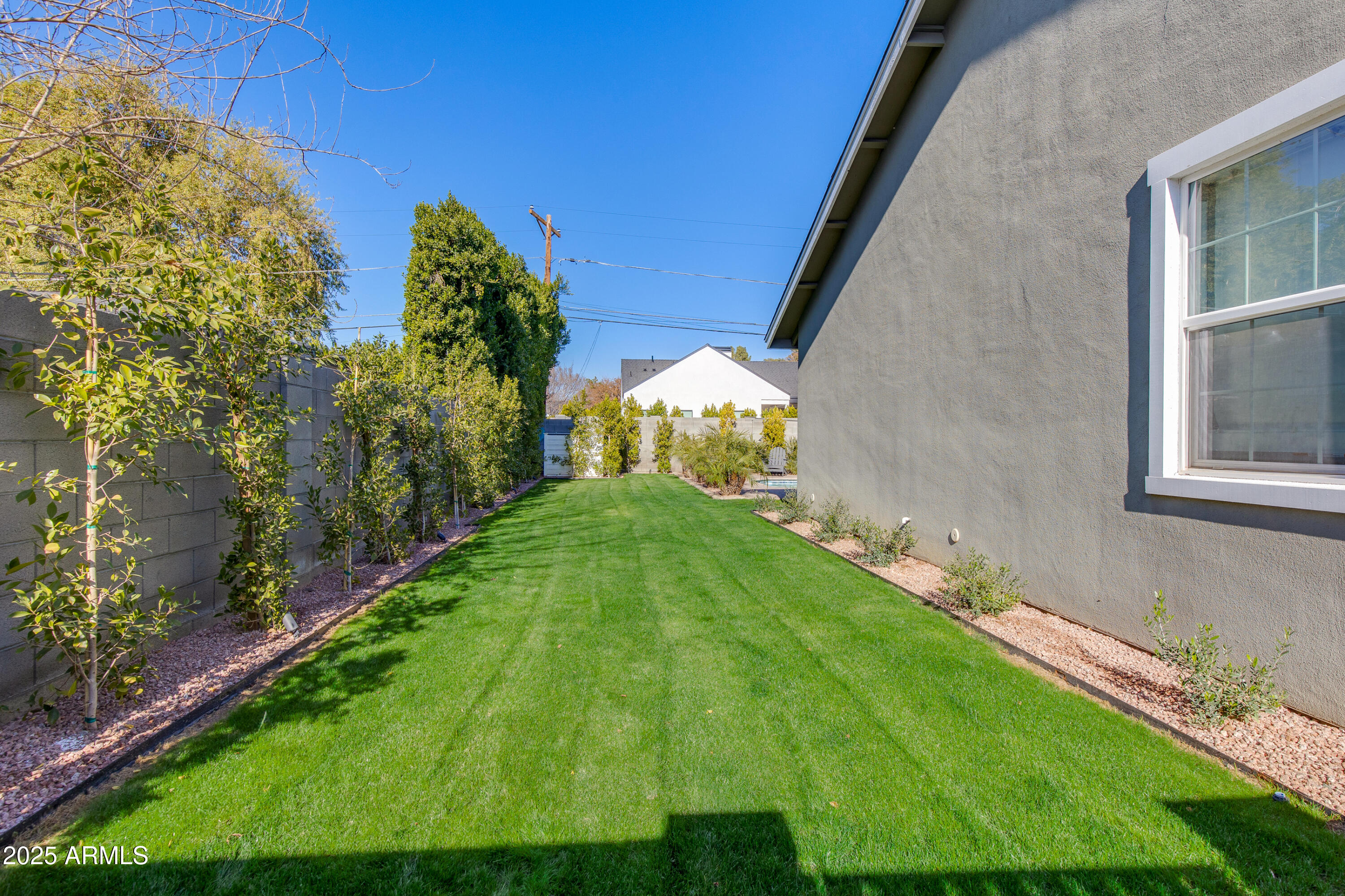 3838 E DEVONSHIRE Avenue
