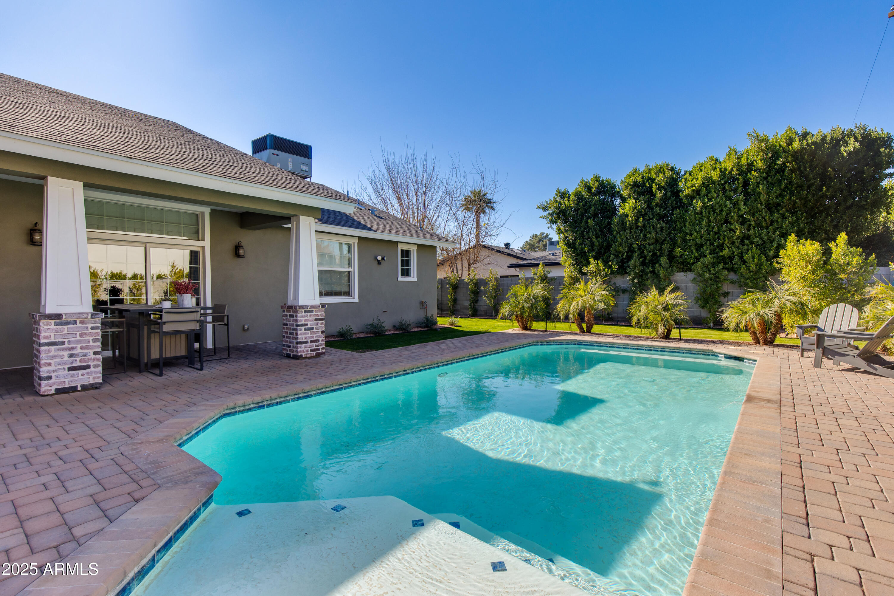 3838 E DEVONSHIRE Avenue