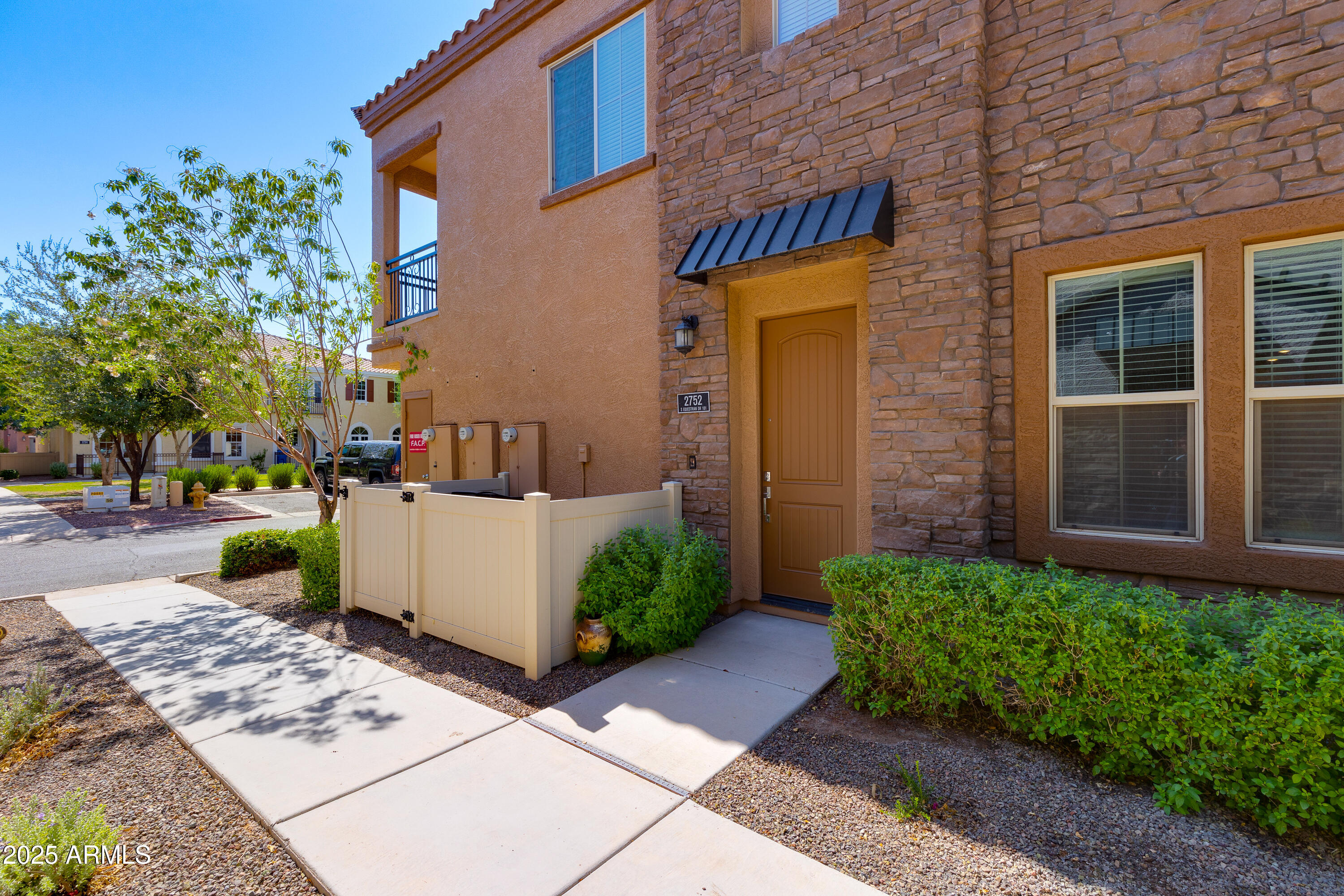 2752 S EQUESTRIAN Drive, 101
