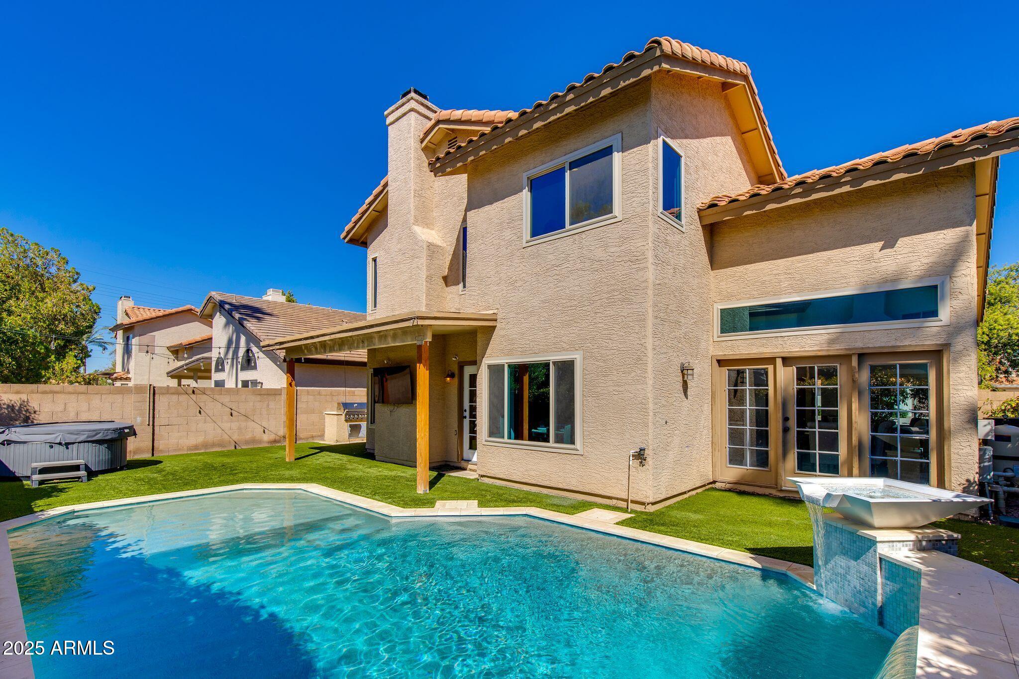 2119 E NEW BEDFORD Drive