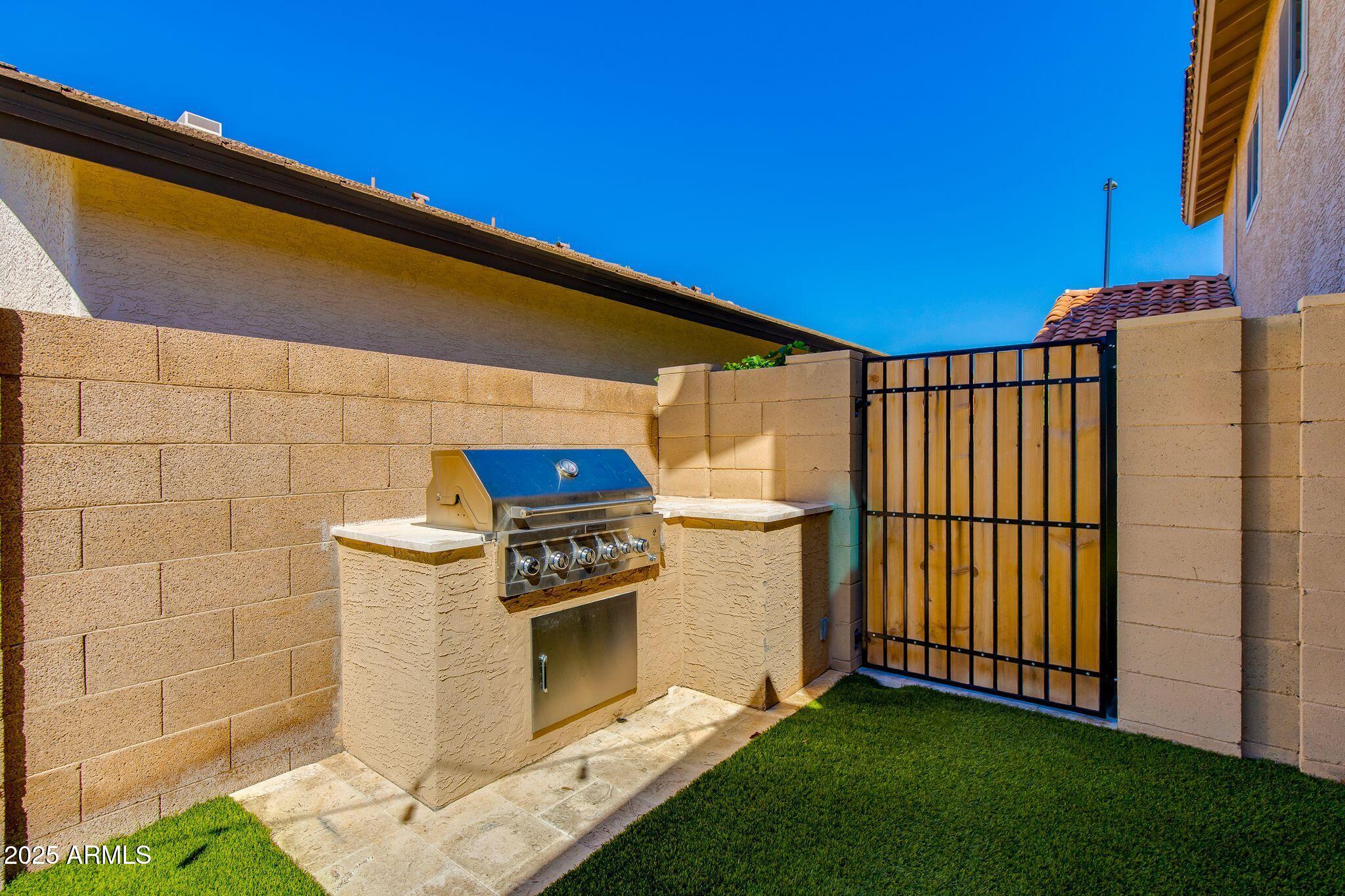 2119 E NEW BEDFORD Drive