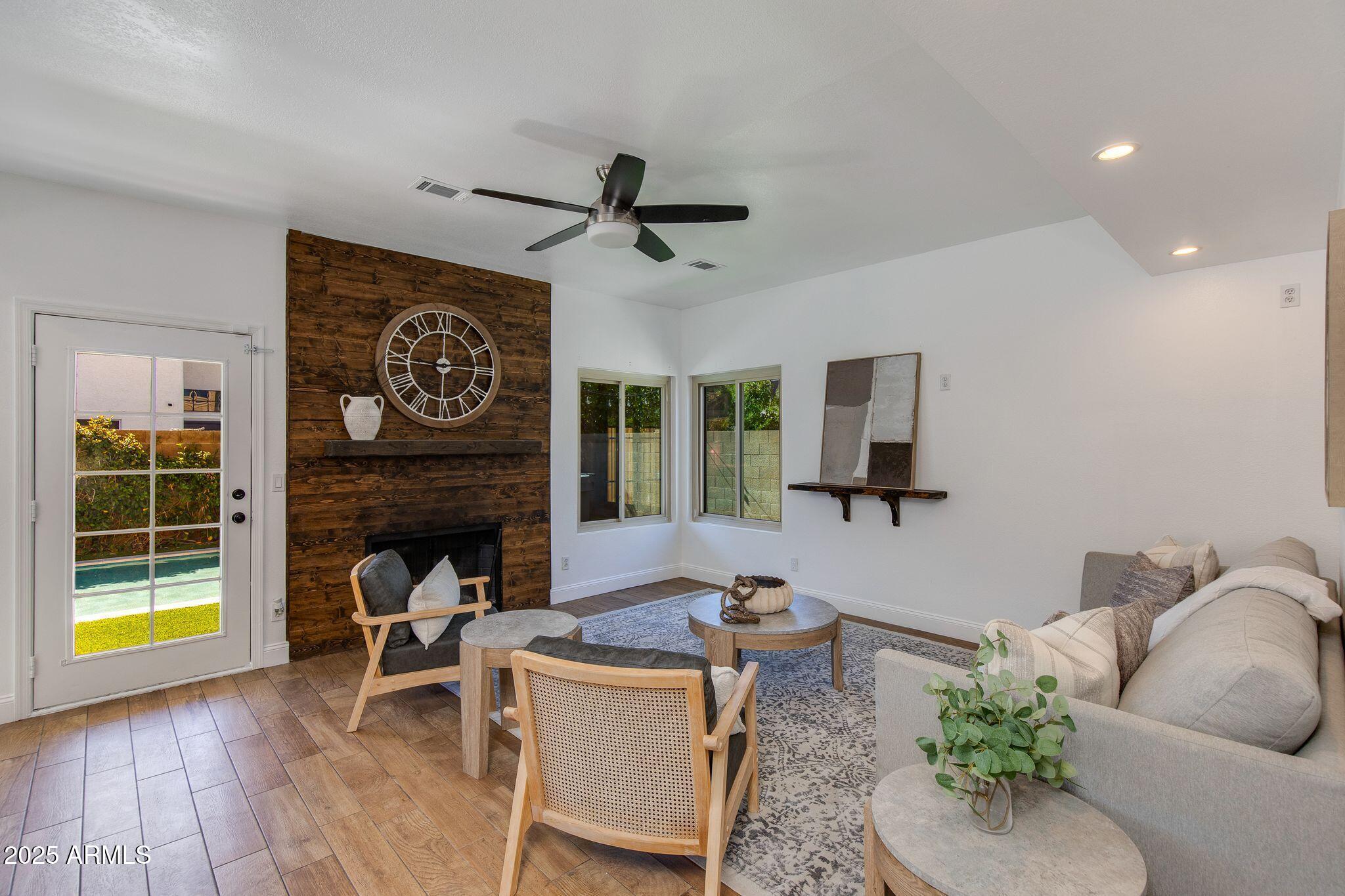 2119 E NEW BEDFORD Drive