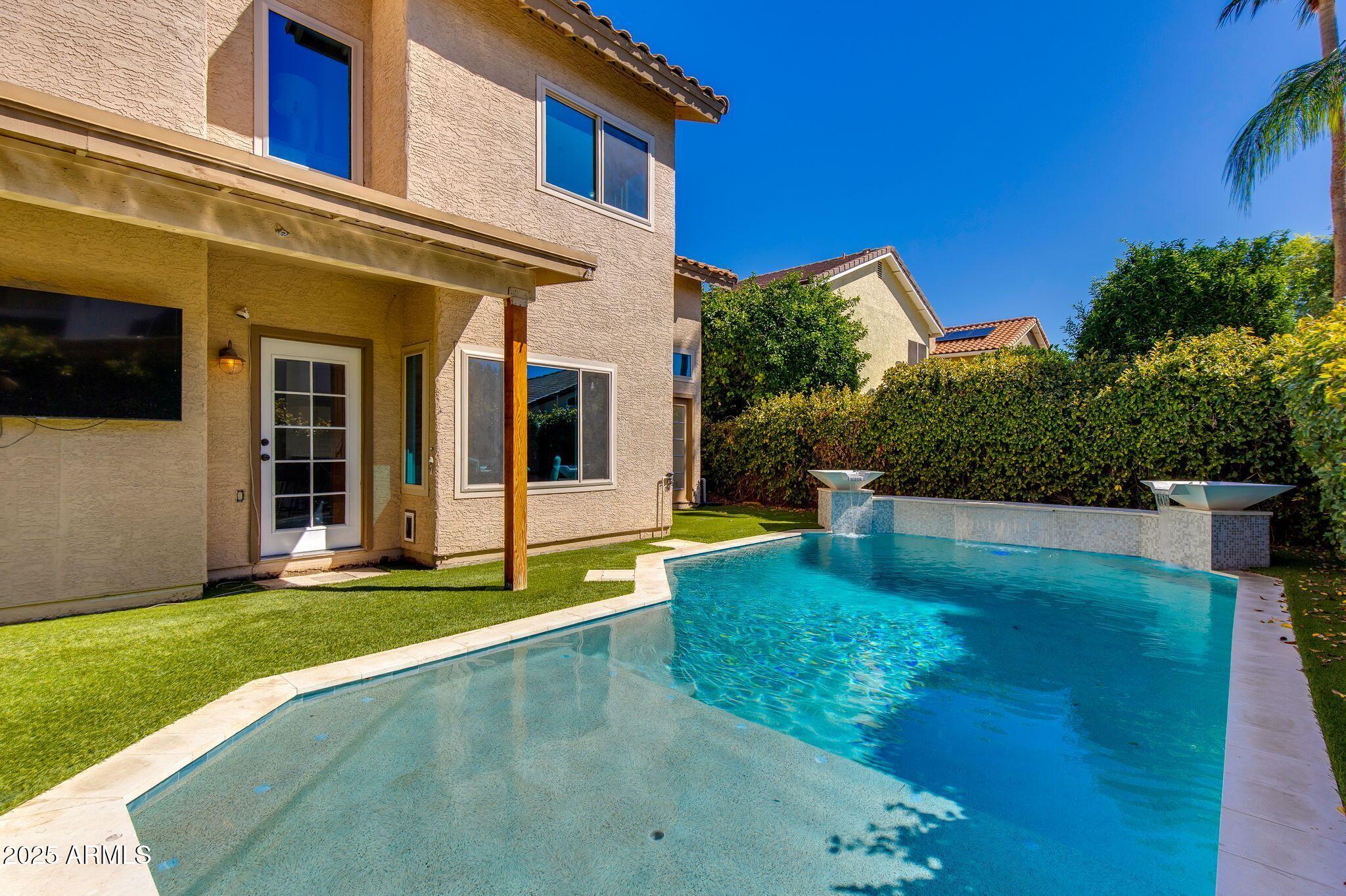 2119 E NEW BEDFORD Drive