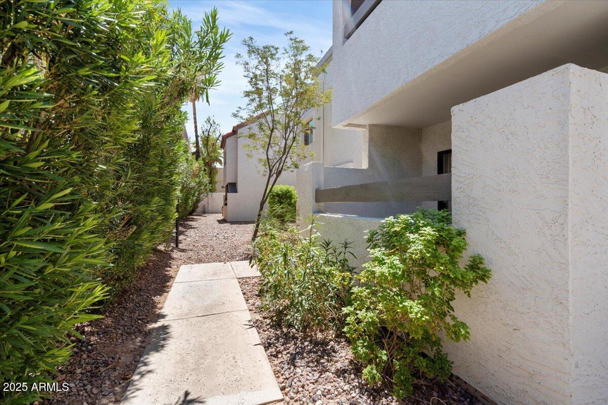 2959 N 68TH Place, 103