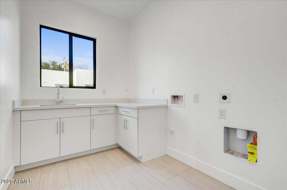 100 W NORTHERN Avenue, 7