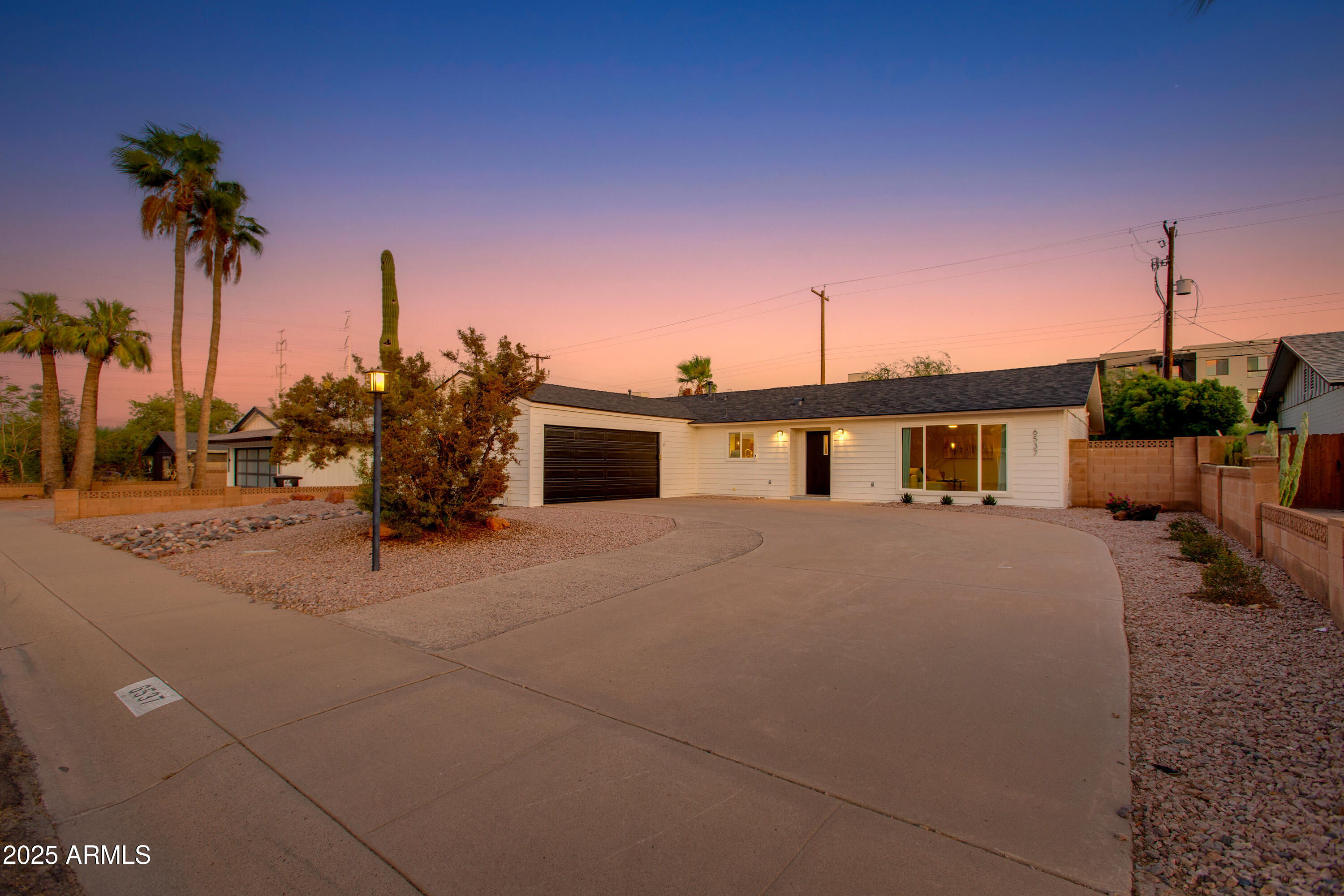 6537 E PALM Lane