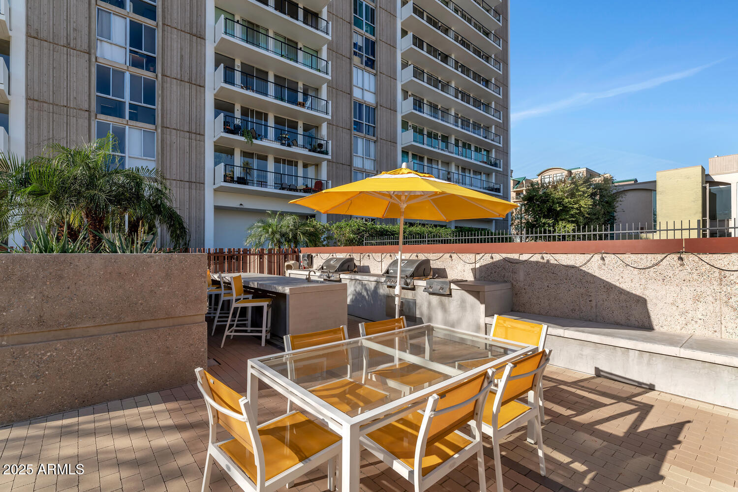 2323 N CENTRAL Avenue, 502