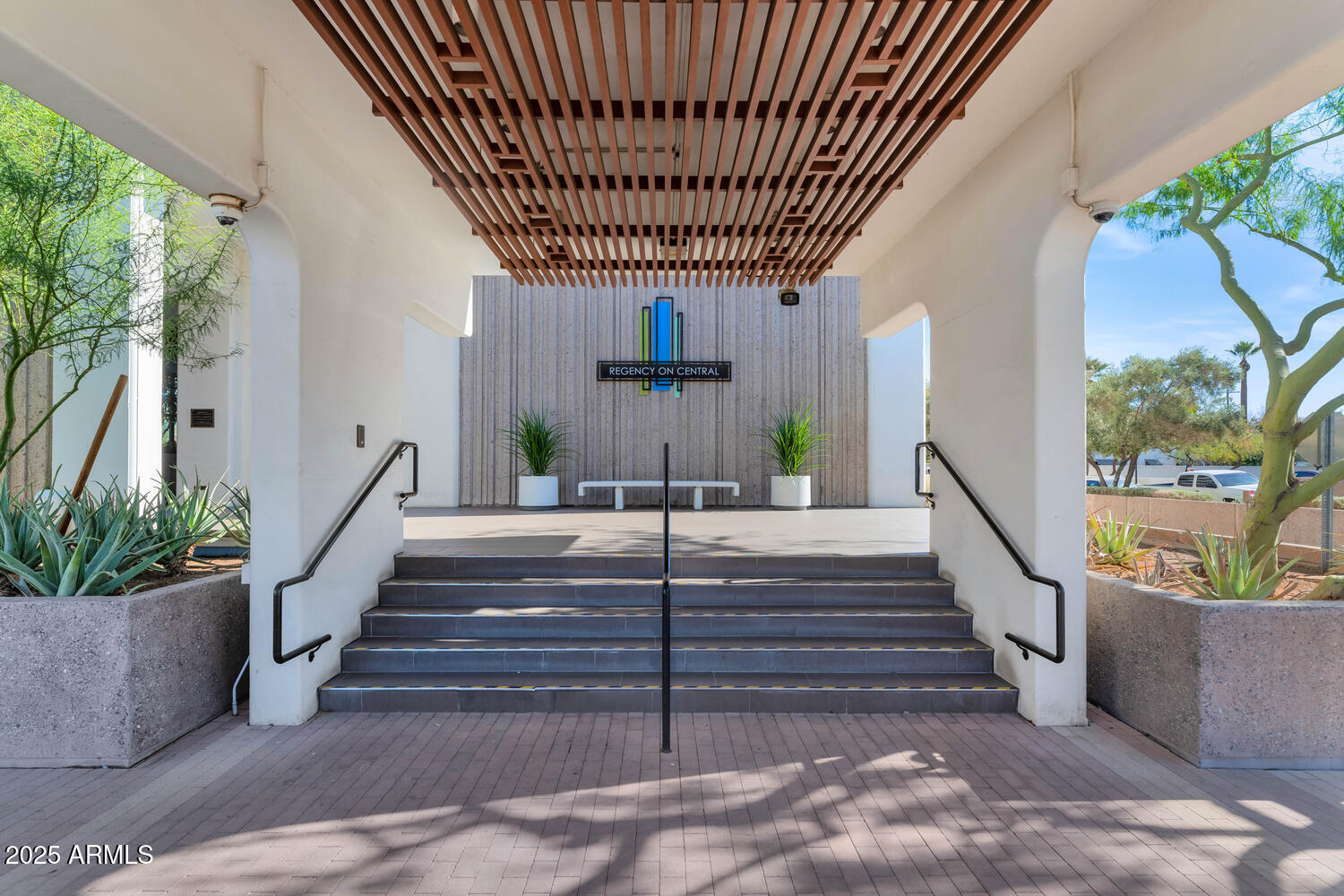 2323 N CENTRAL Avenue, 502