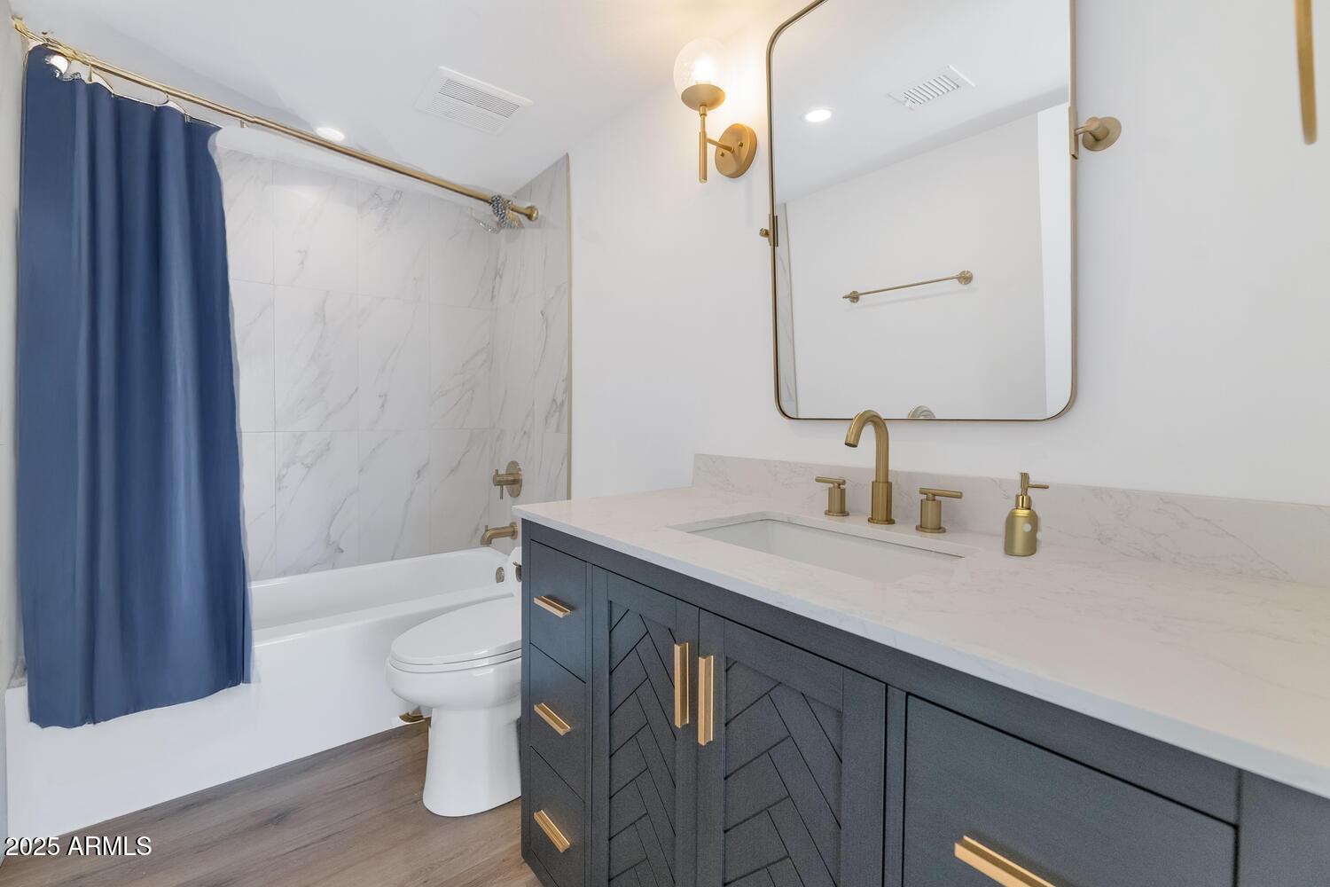 2323 N CENTRAL Avenue, 502