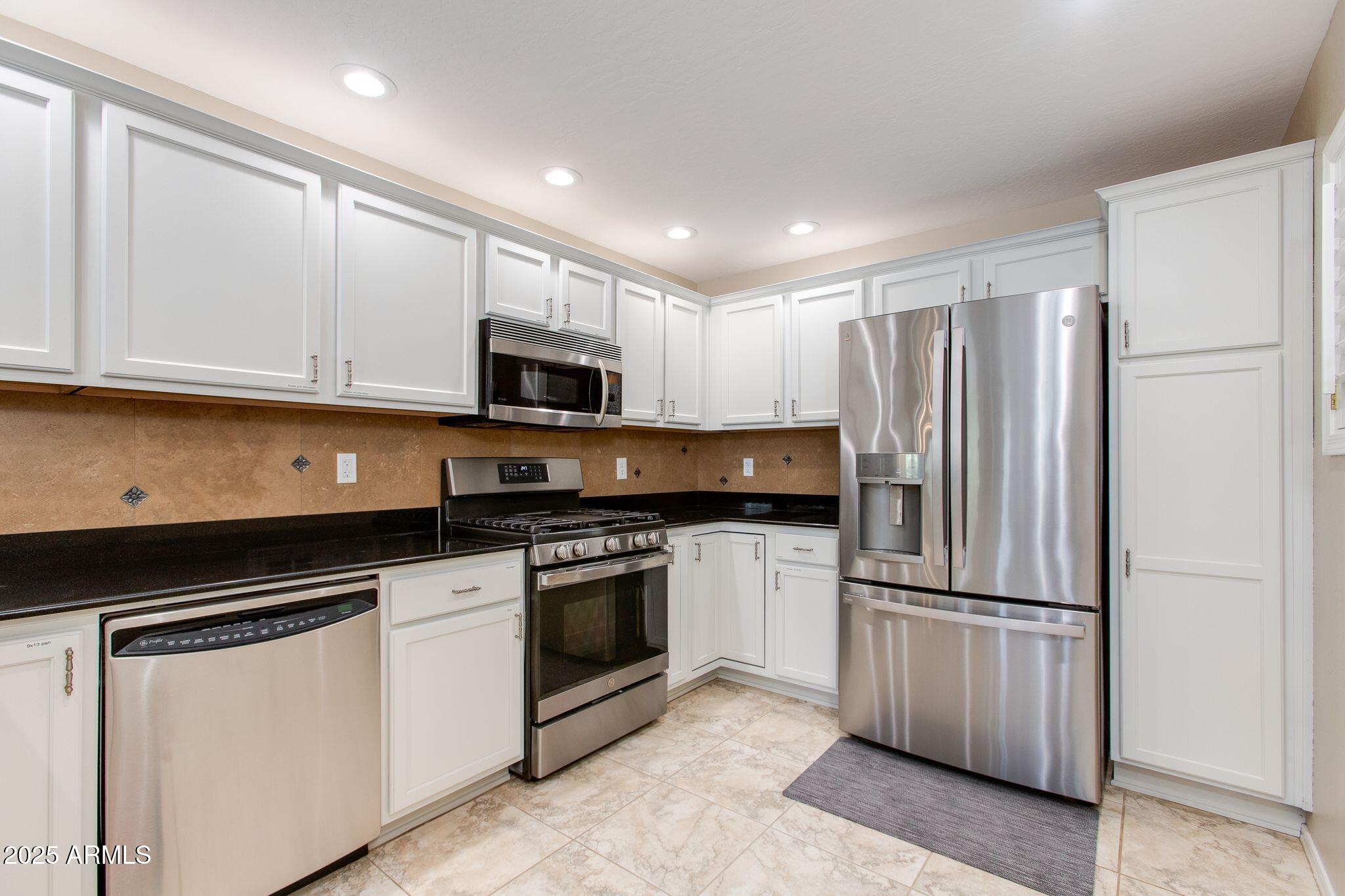 19700 N 76TH Street, 1188