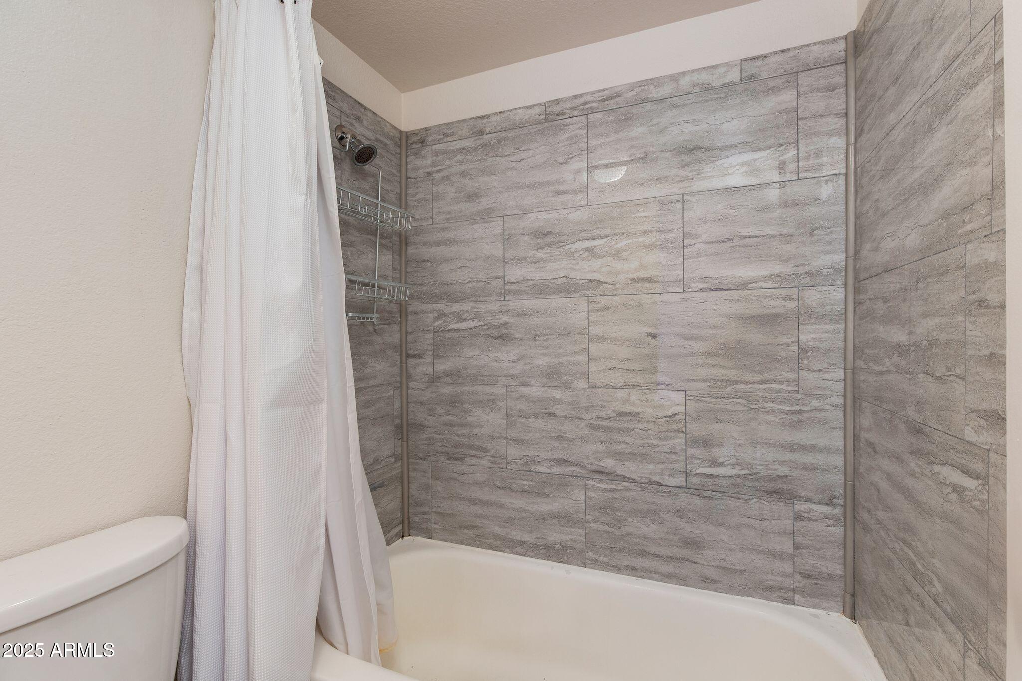 5219 N 24TH Street, 204