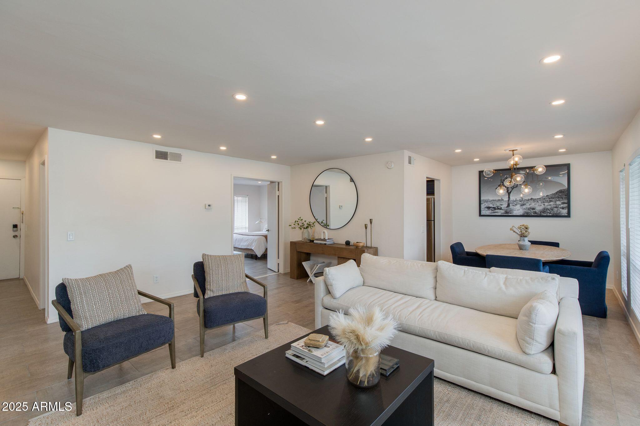 5219 N 24TH Street, 204