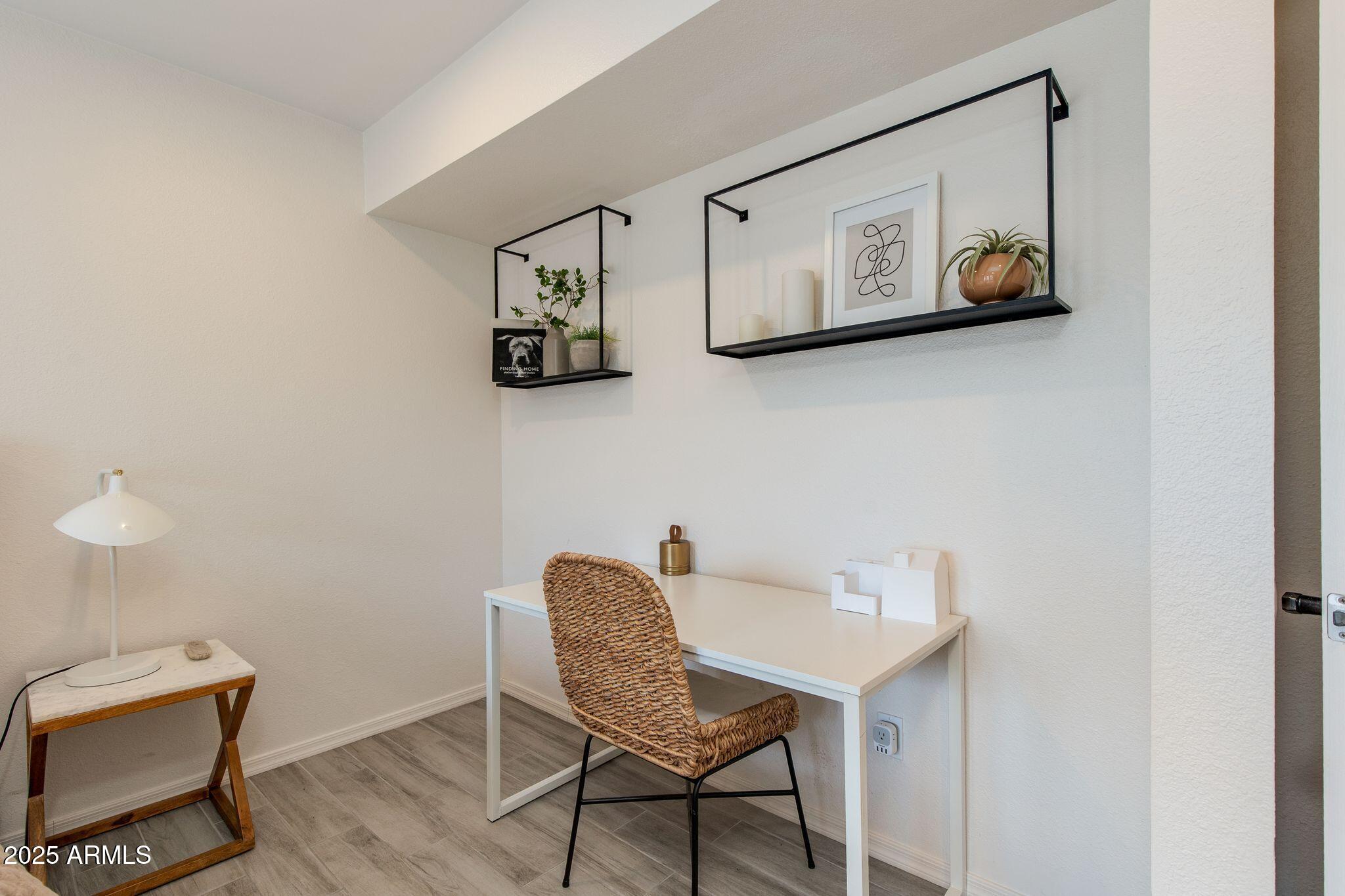 5219 N 24TH Street, 204