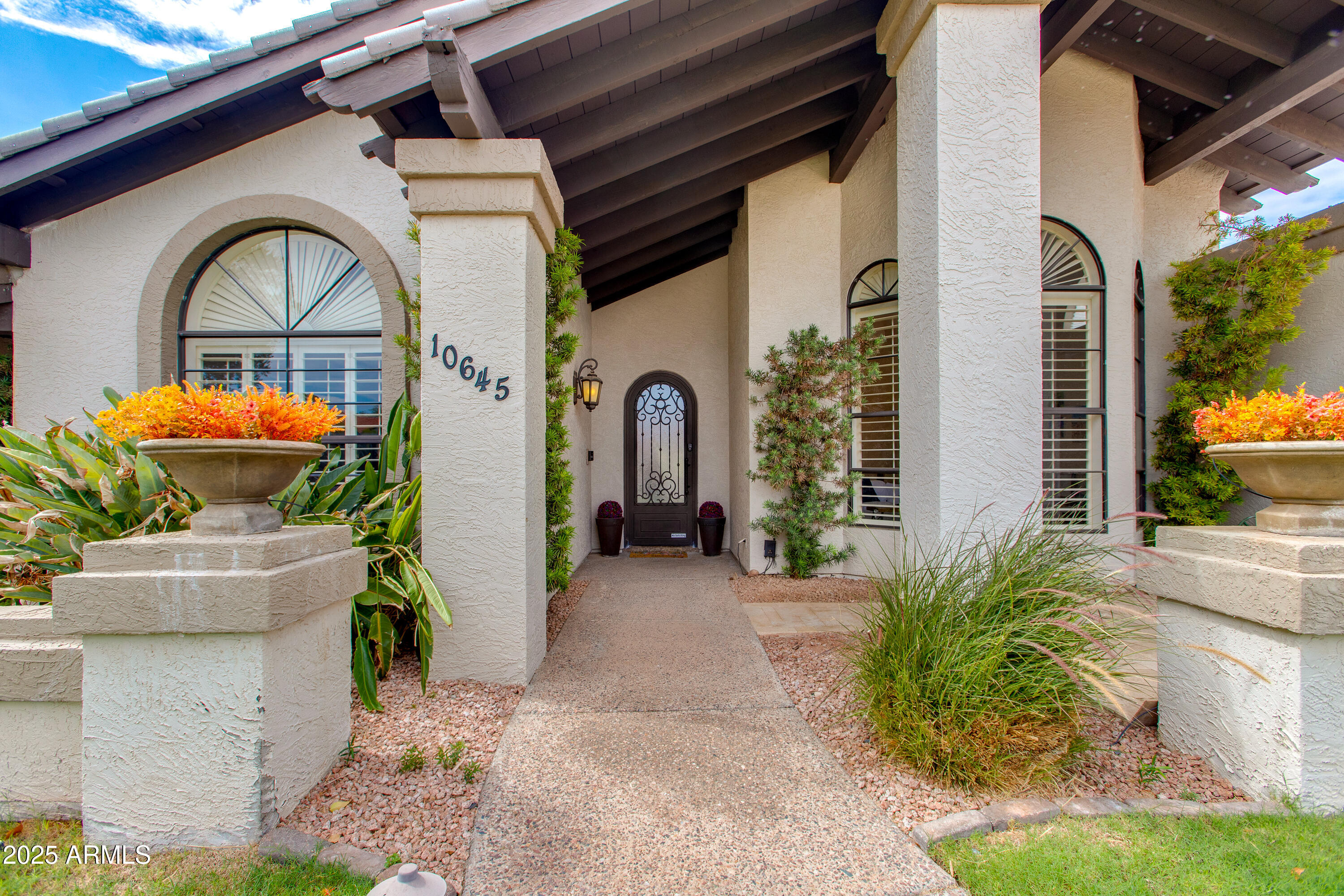 10645 E BELLA VISTA Drive