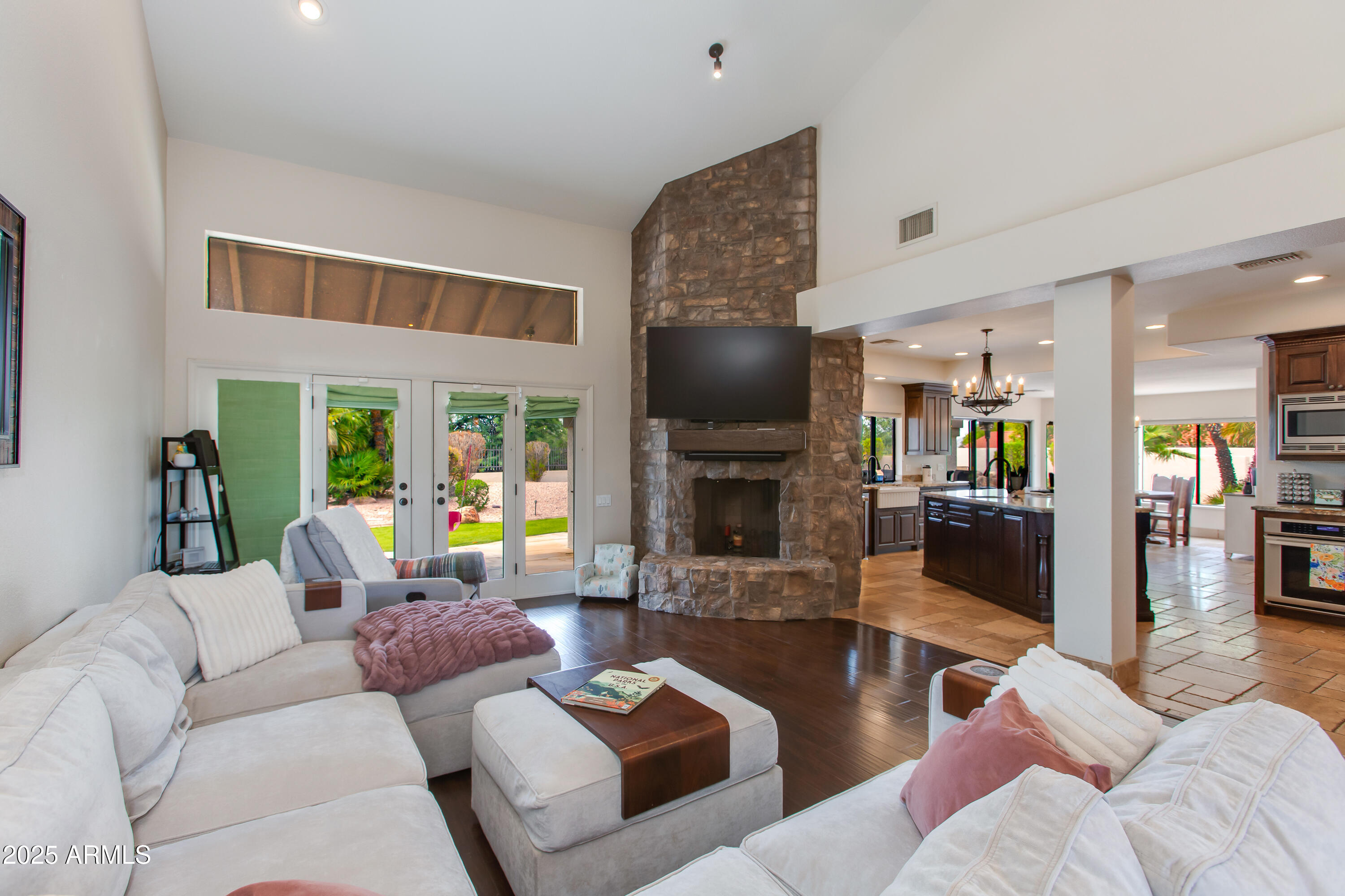 10645 E BELLA VISTA Drive