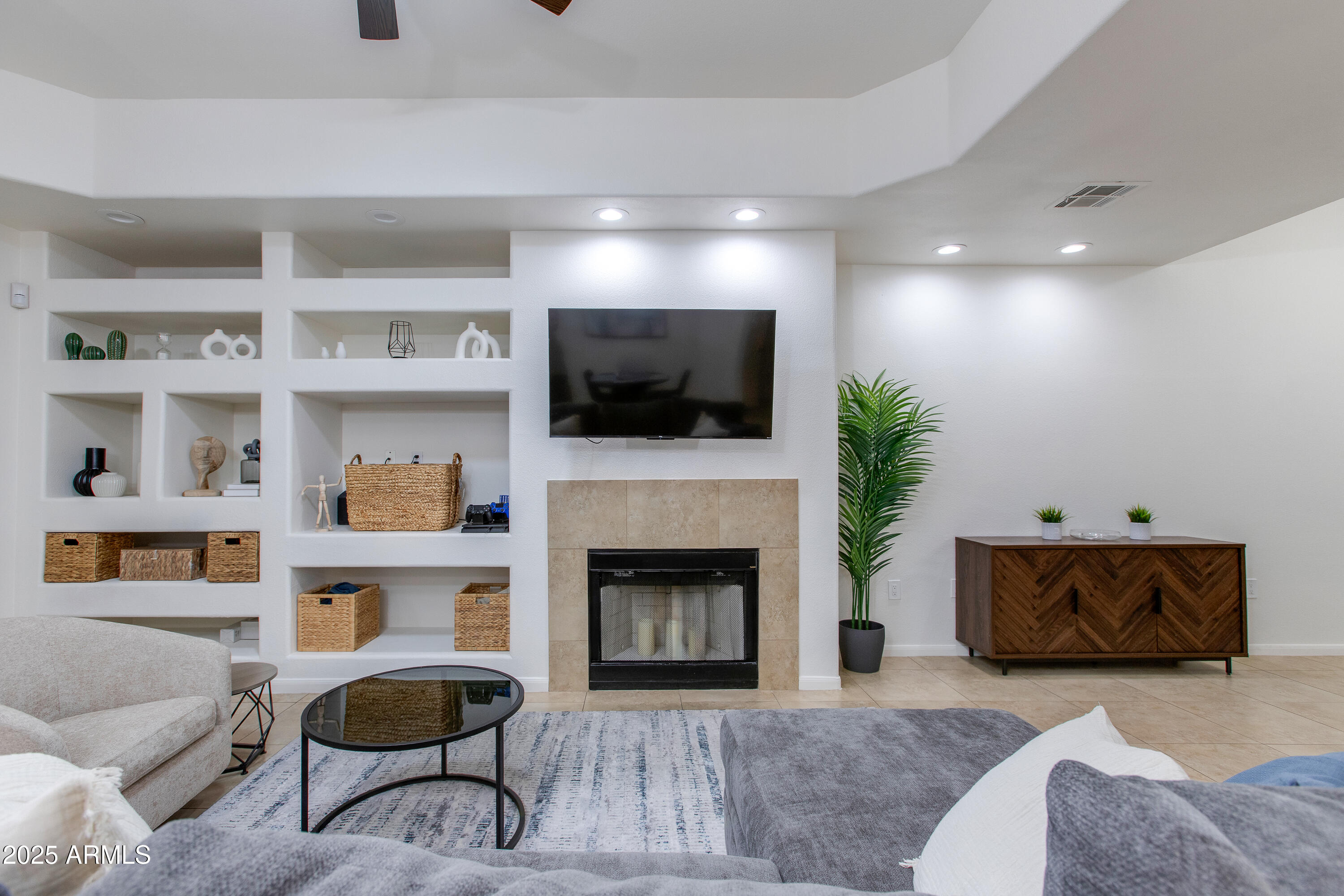 8245 E BELL Road, 102