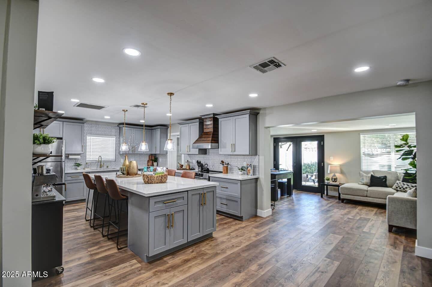 8325 E GRANADA Road