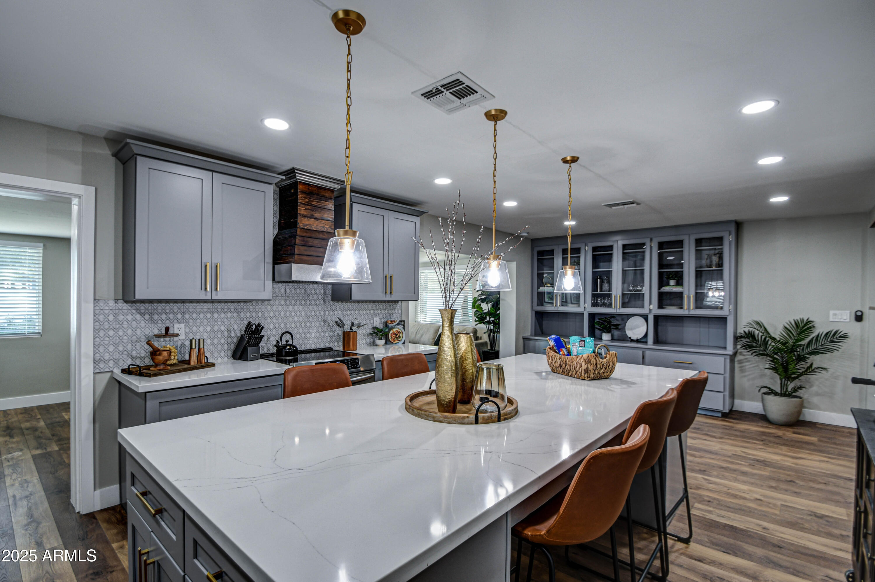8325 E GRANADA Road