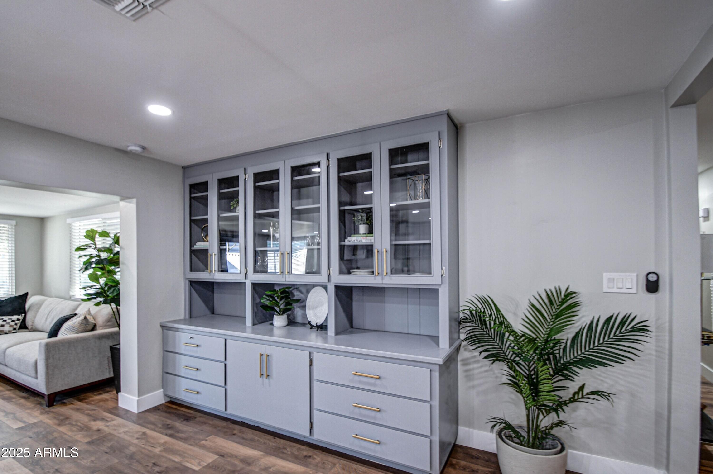 8325 E GRANADA Road