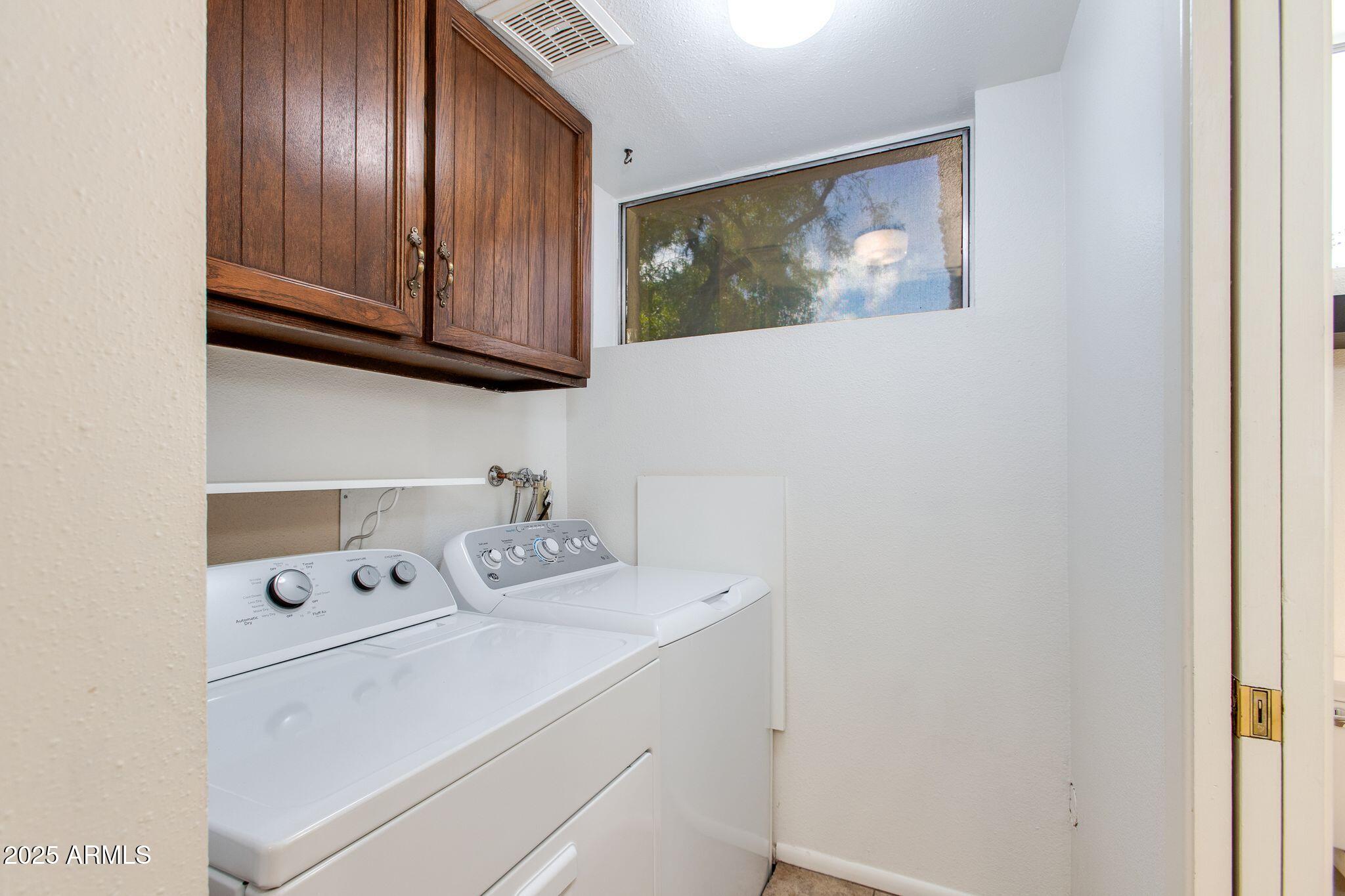 8225 N CENTRAL Avenue, 9