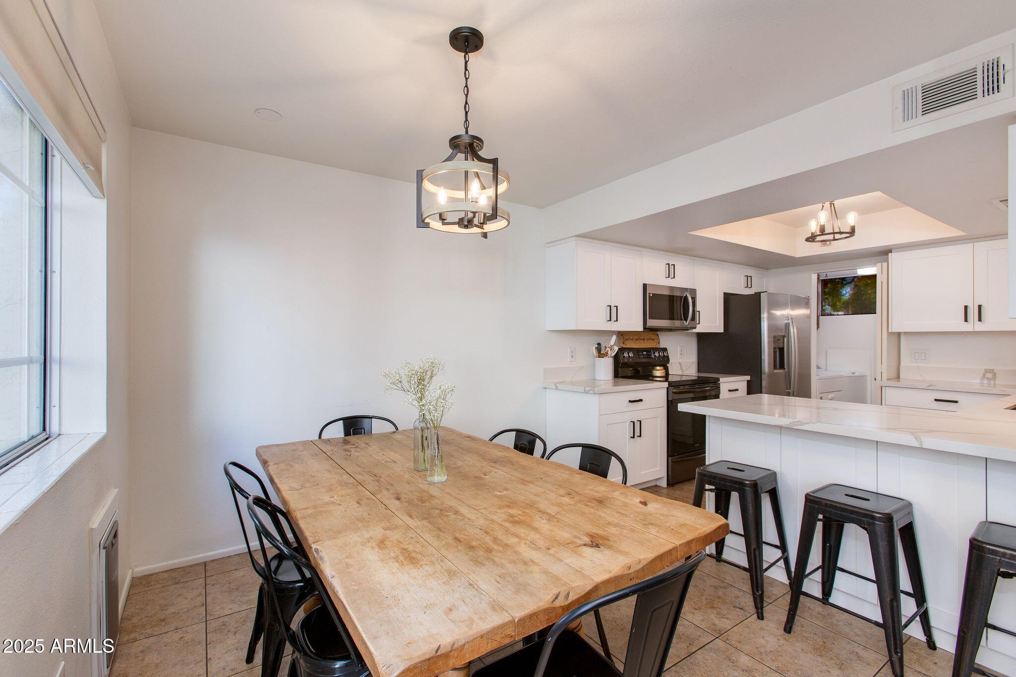 8225 N CENTRAL Avenue, 9