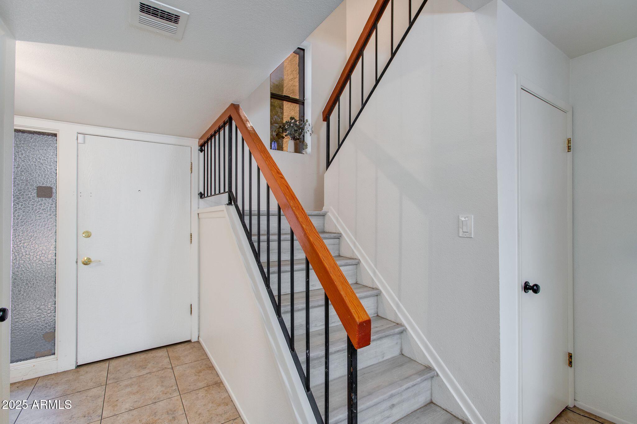 8225 N CENTRAL Avenue, 9