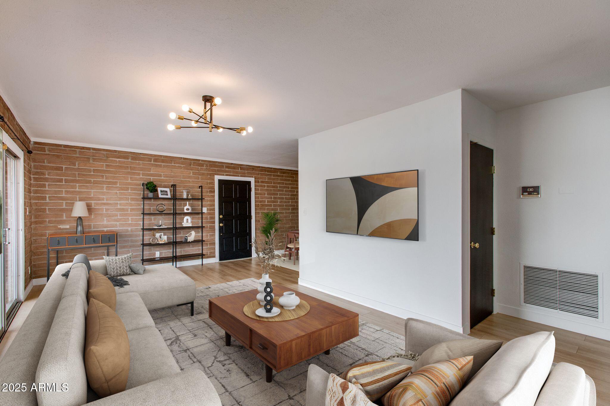 1901 E Missouri Avenue, 219