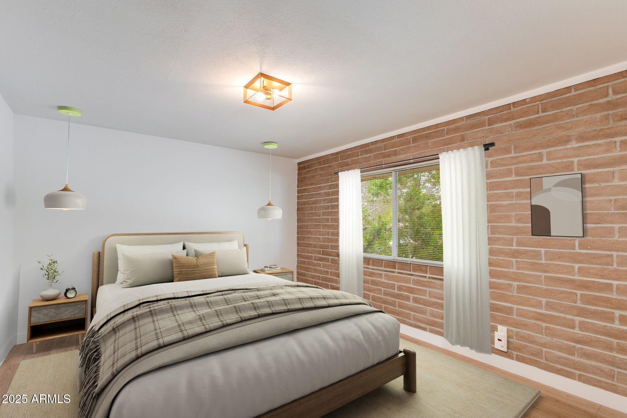 1901 E Missouri Avenue, 219