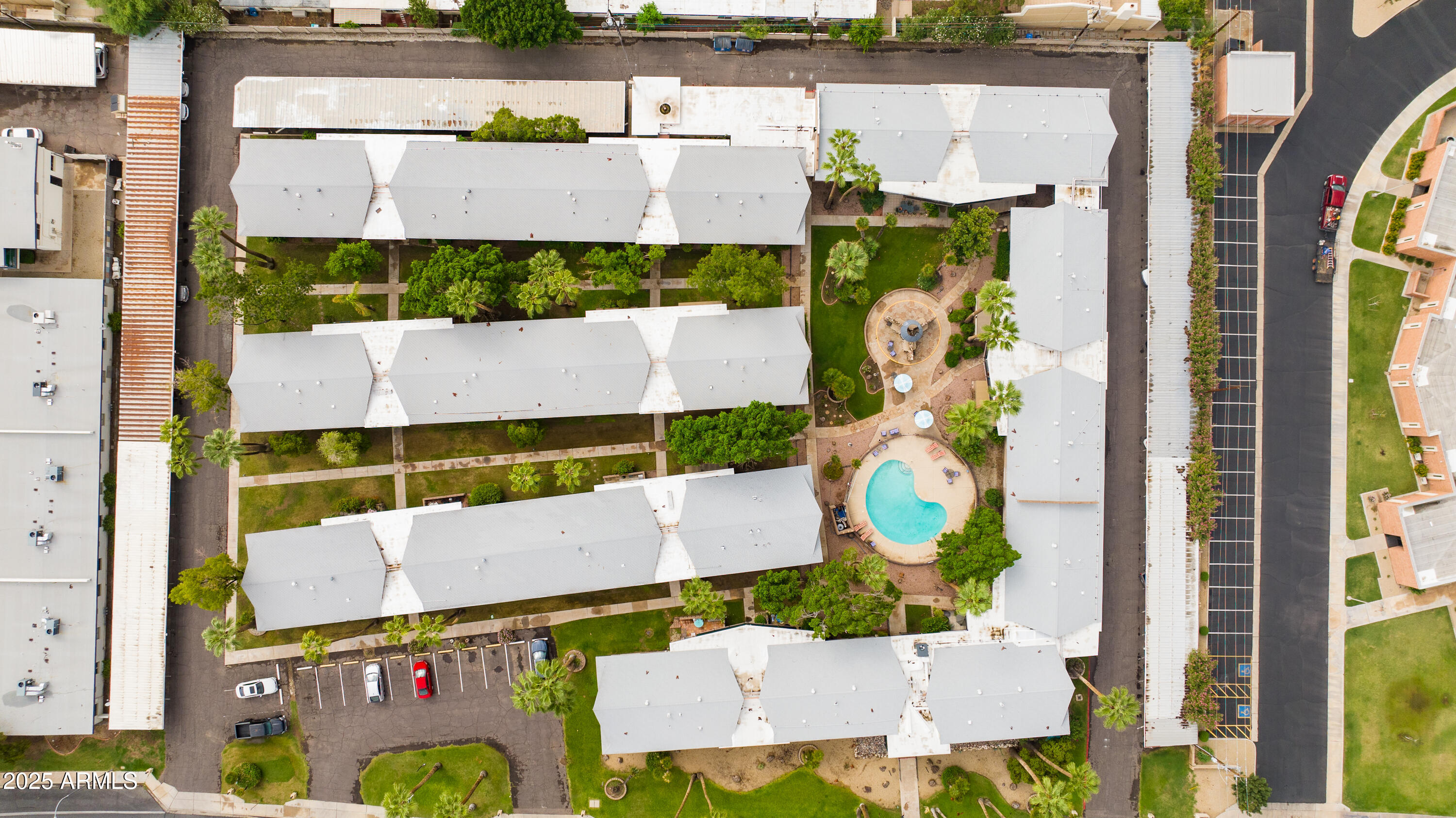 1901 E Missouri Avenue, 219