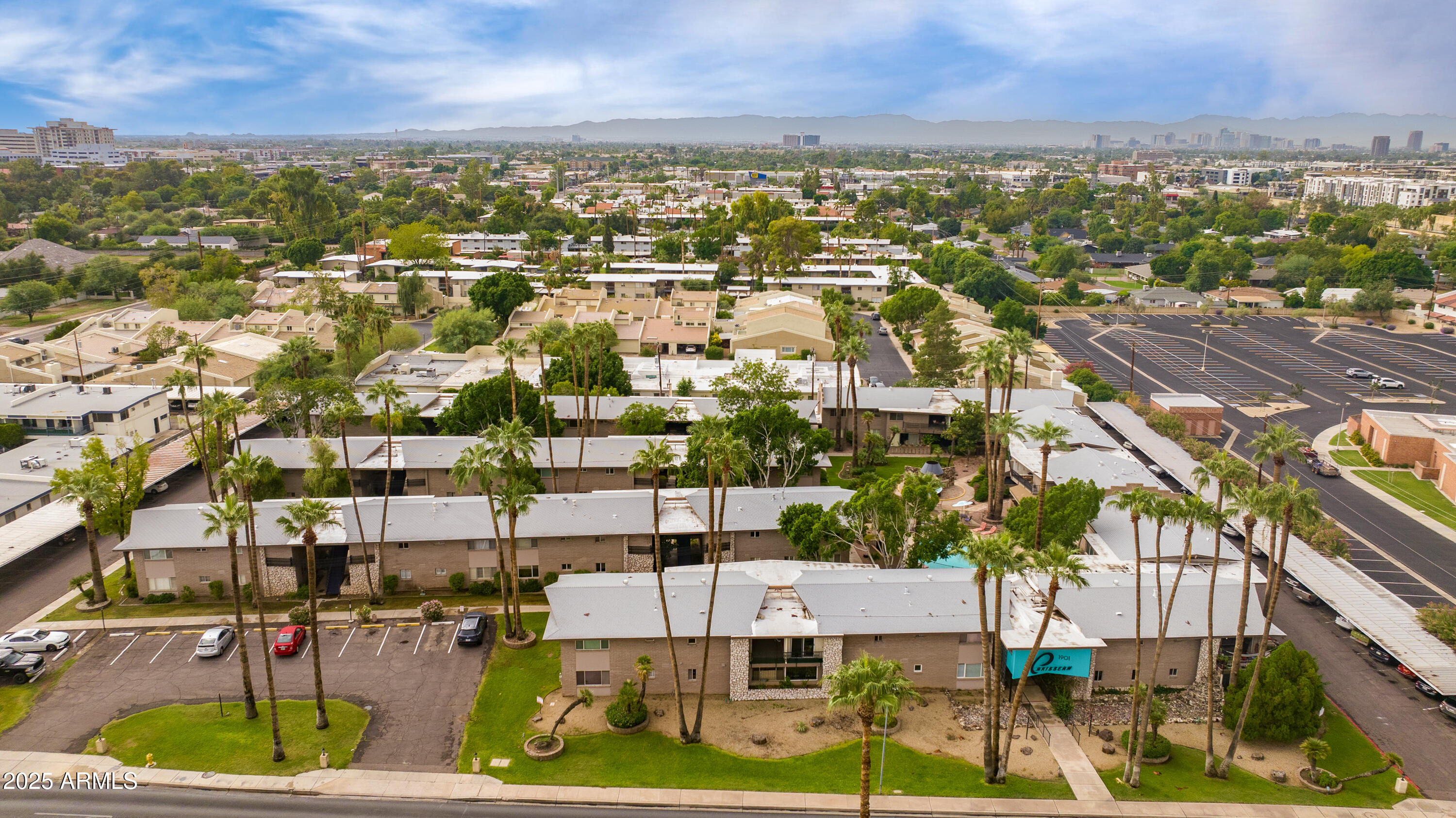 1901 E Missouri Avenue, 219