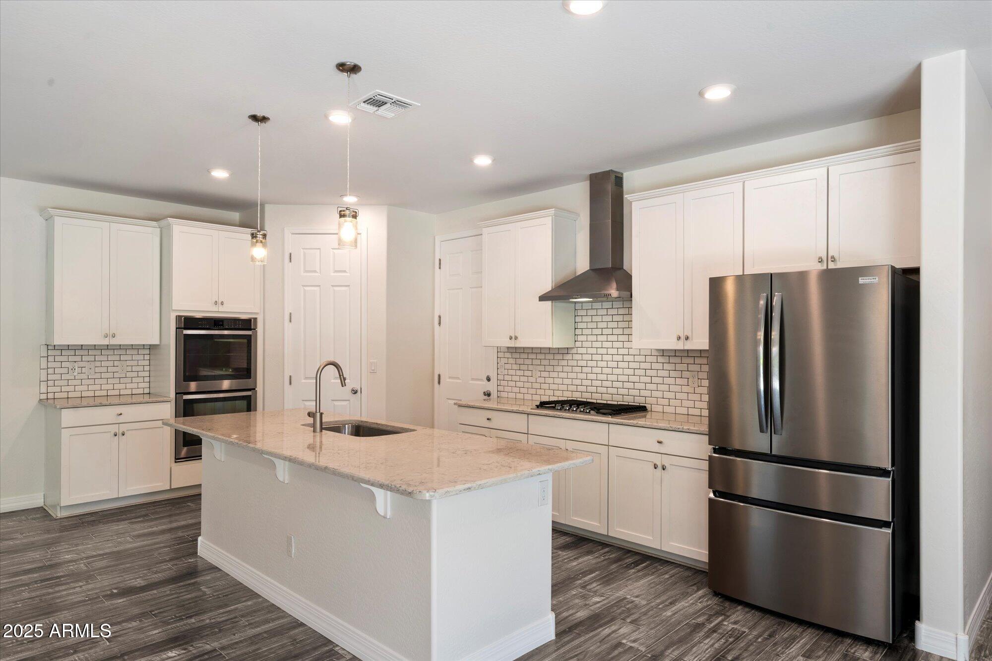 203 E ROADRUNNER Drive, Chandler