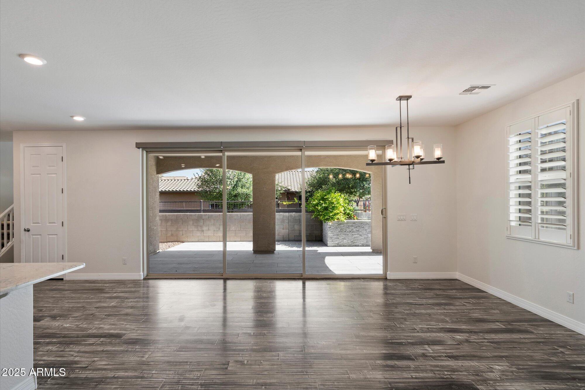 203 E ROADRUNNER Drive, Chandler