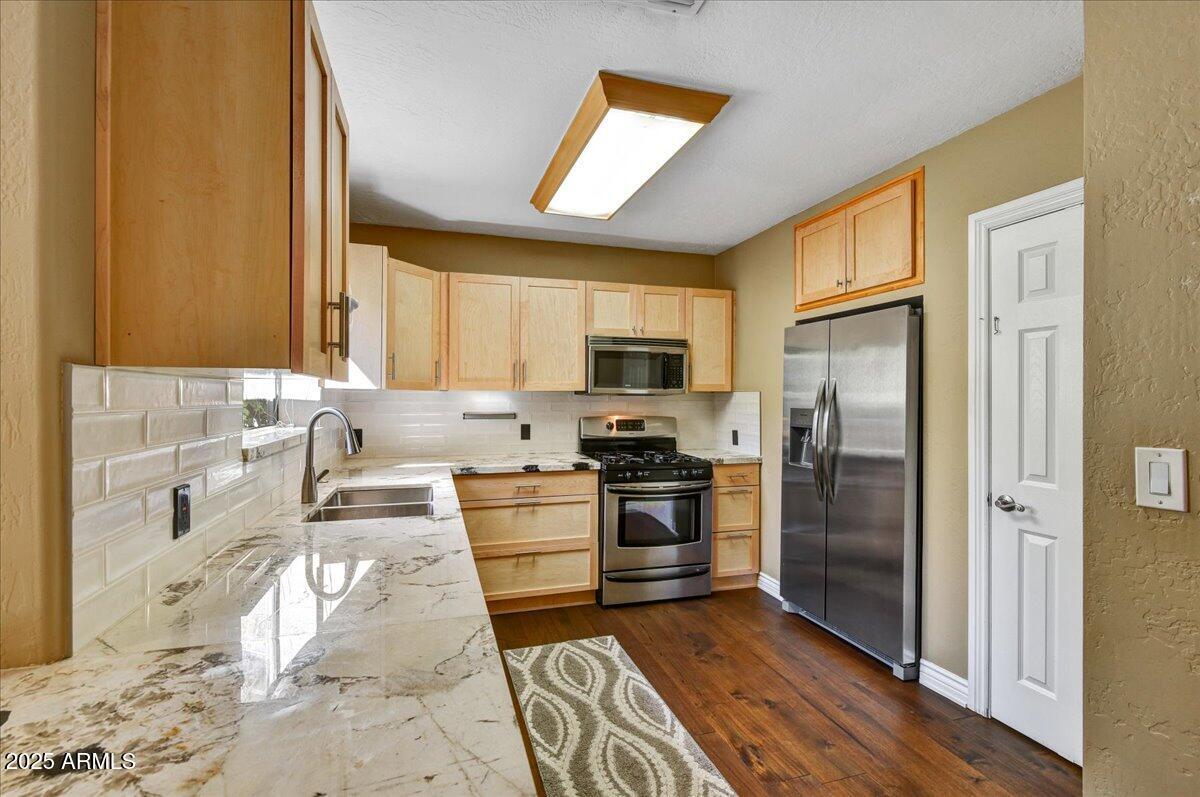 4015 E CHEERY LYNN Road