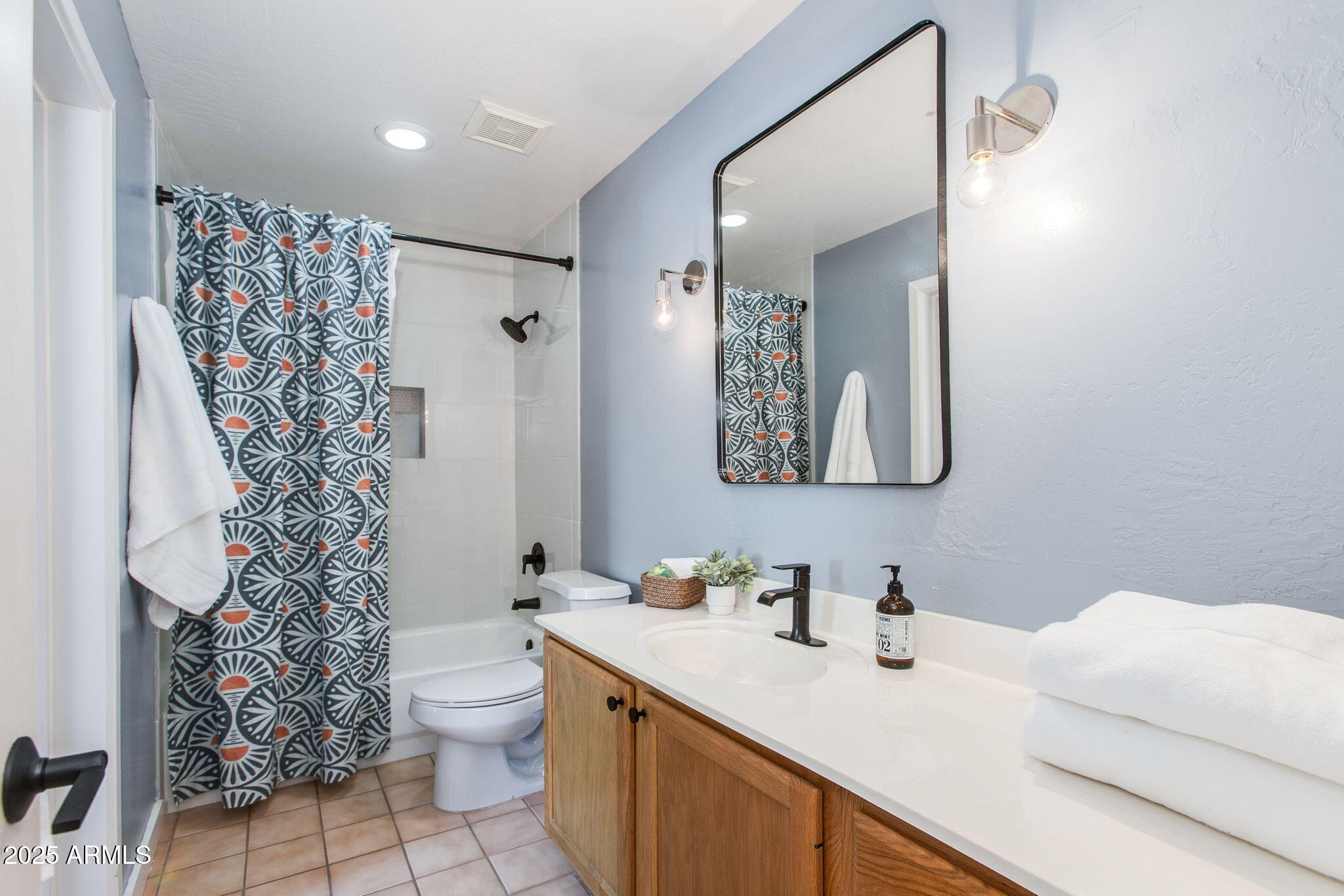 2647 N MILLER Road, 12